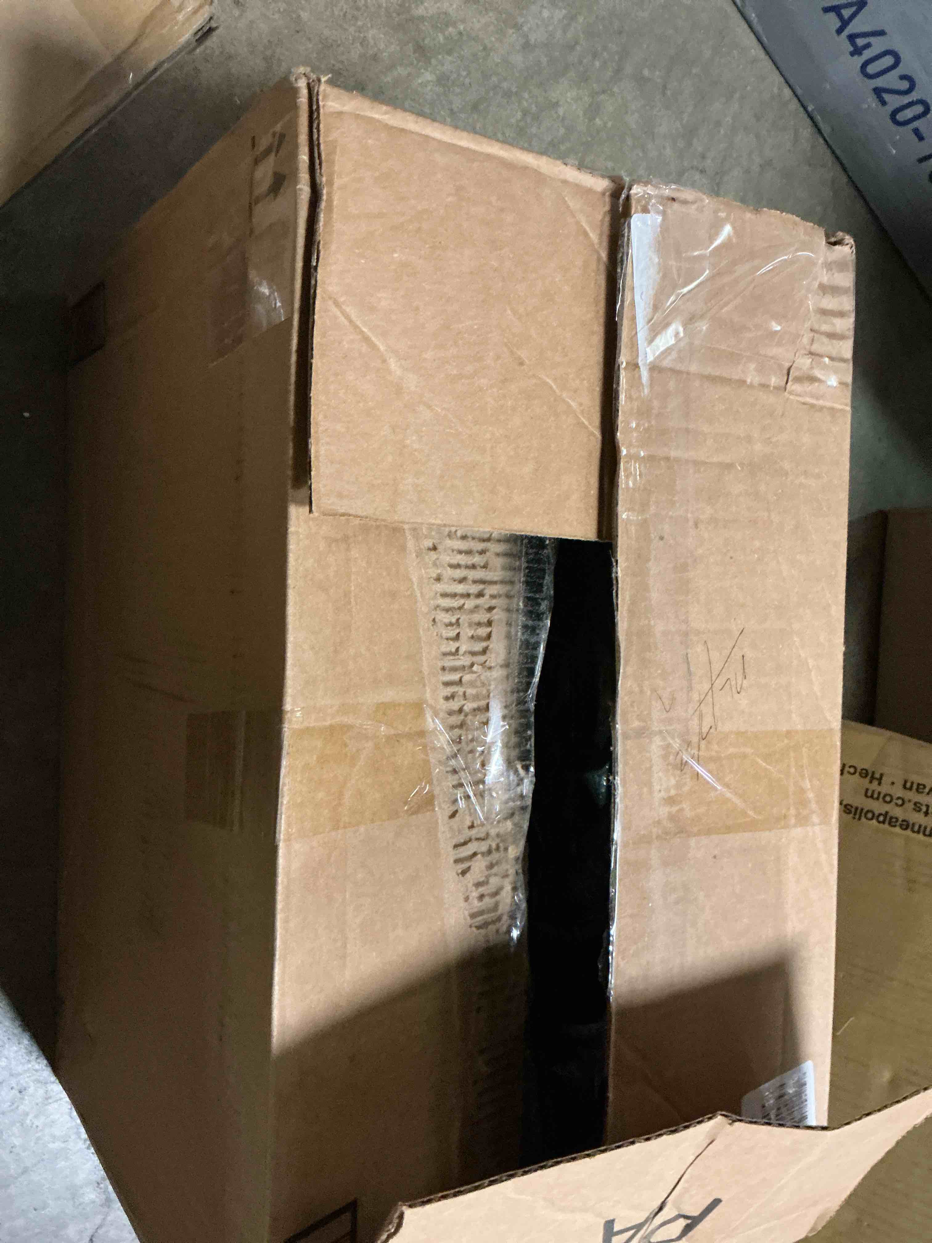 https://s3.amazonaws.com/lotting-images-prod/bidfta/GRA3457314_1758845457972.jpeg
