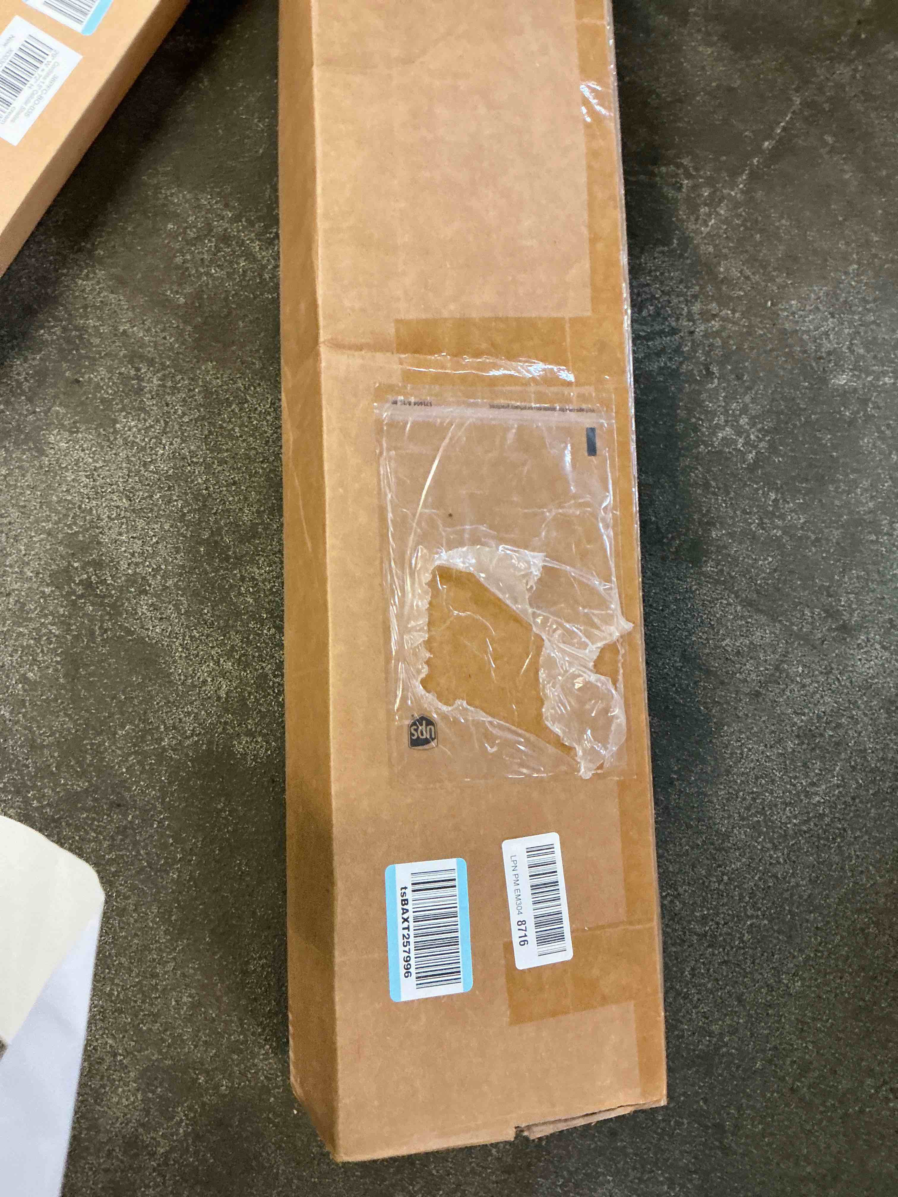 https://s3.amazonaws.com/lotting-images-prod/bidfta/GRA3457499_1760818085347.jpeg