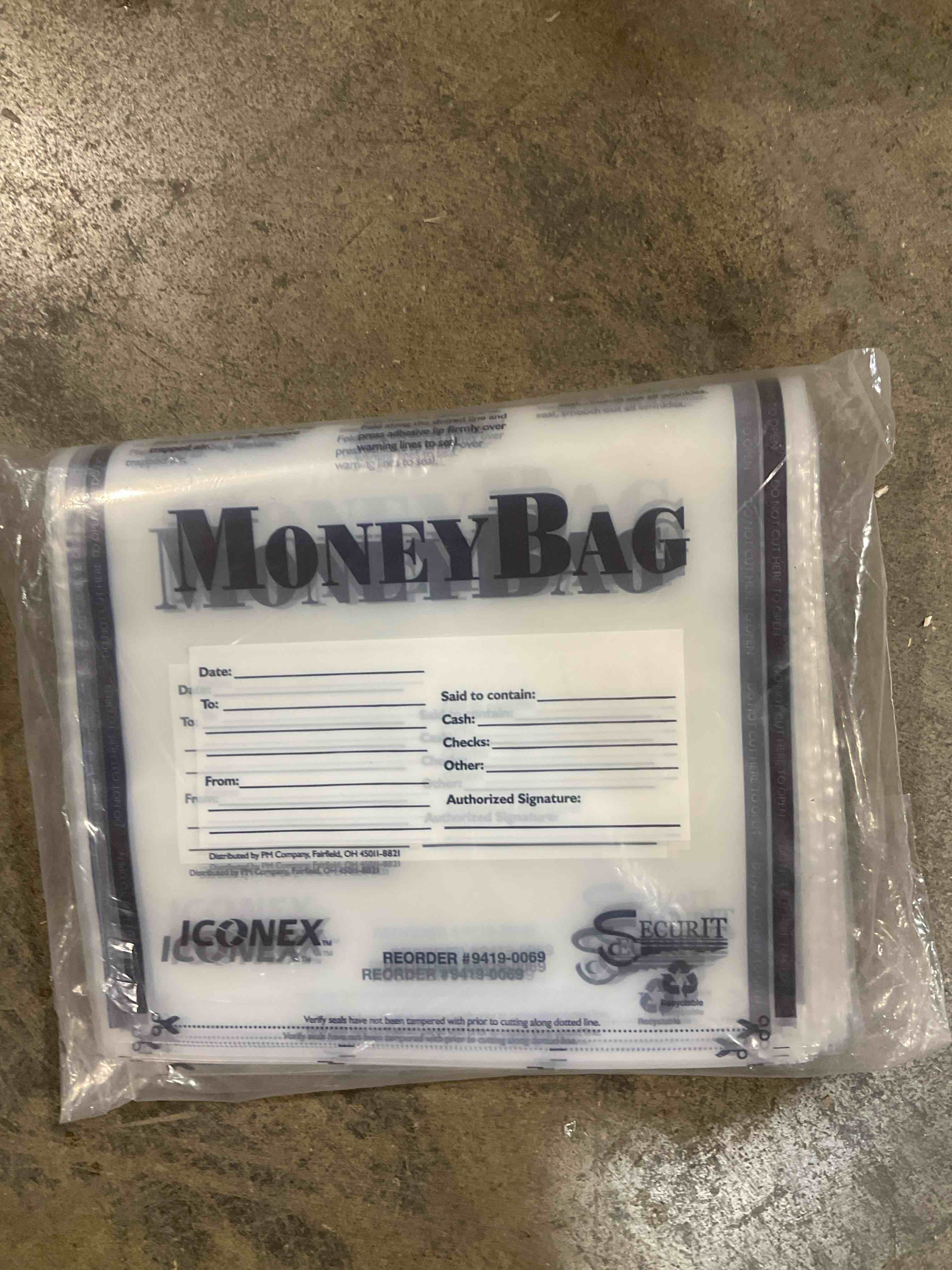 Condition photo showing Good Condition for FraudStopper Tamper-Evident Deposit Bags | 2.5 mm, 9 x 12 Inches |100 Pack | Clear Money Bag | Clear Bank Deposit Bags | MMF Industries