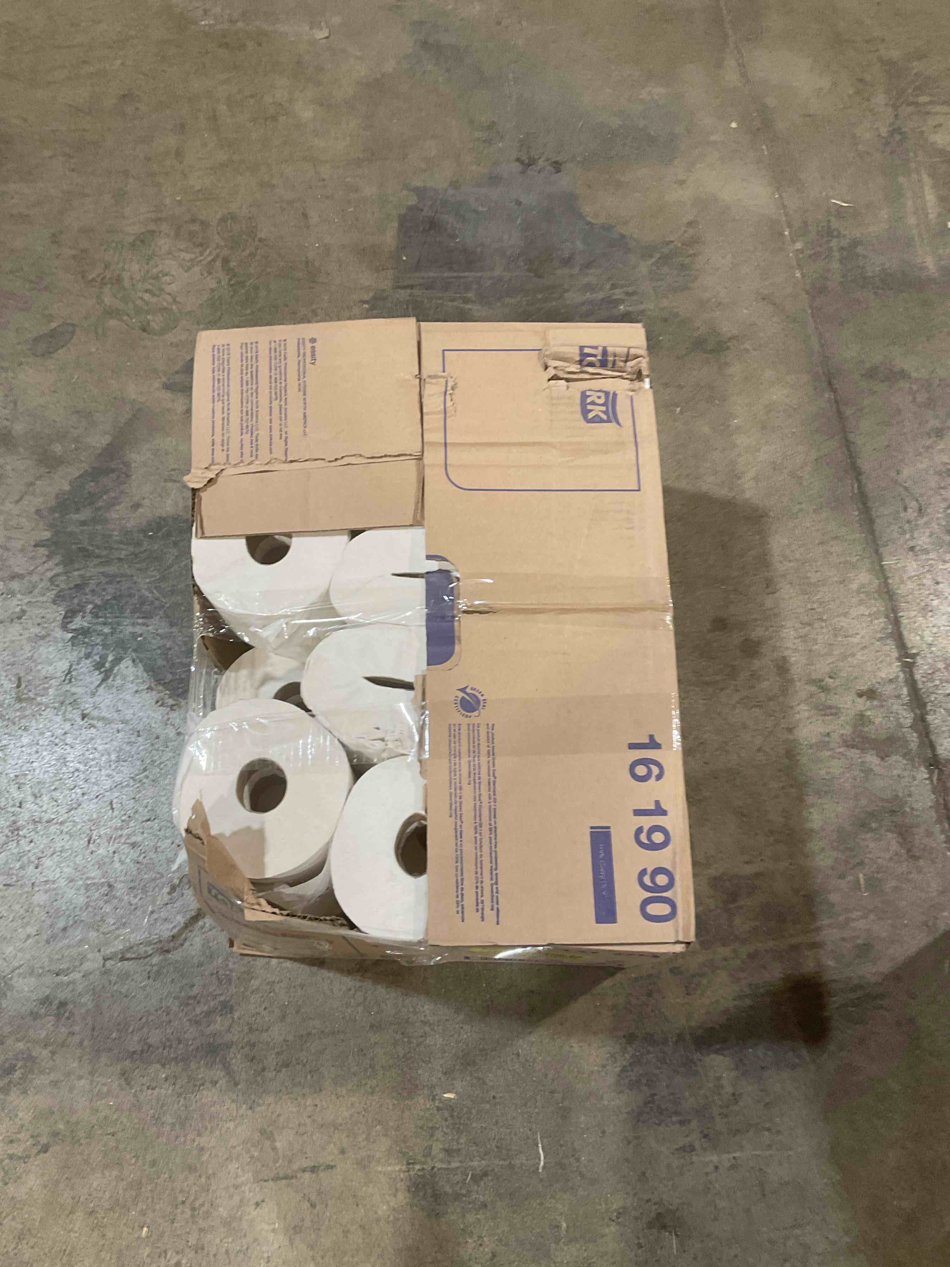 Condition photo showing Good Condition for Tork OptiCore Mid-size Toilet Paper Roll White T11, Universal, 2-ply, 36 x 865 sheets, 161990