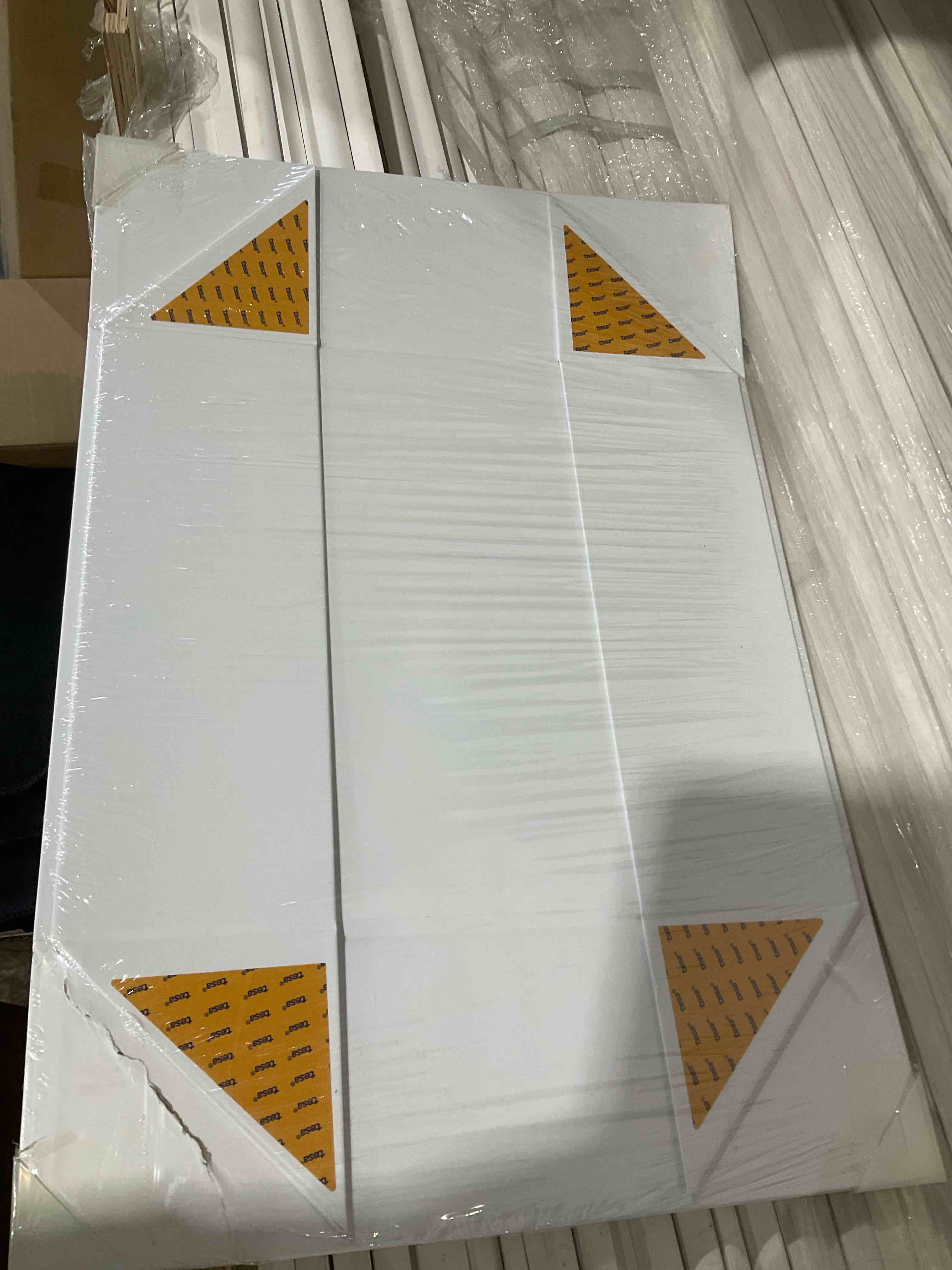 Condition photo showing Good Condition for extra large gift box with lid 16.3x14.2x5 inches, white magnetic gift box for clothes and large gifts (matte white) 16.3x14.2x5-white-magnetic closure-1 pack