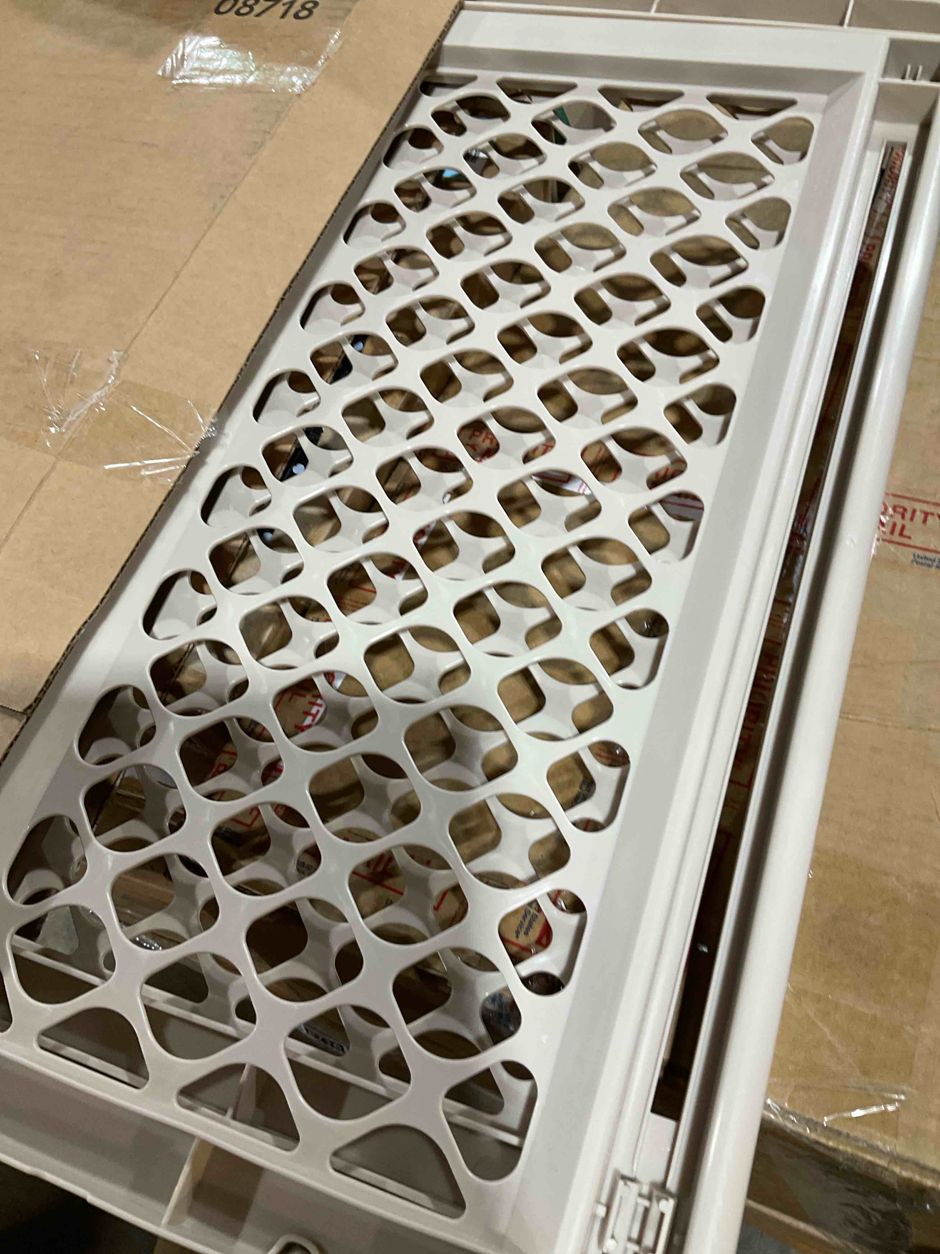 Condition photo showing New/Like New for toddleroo by north states - supergate ergo baby gate: plastic baby gate for stairs & doorways - adjustable indoor safety gate - made in usa - 26 to 42 inches wide - 26 inches tall - sand