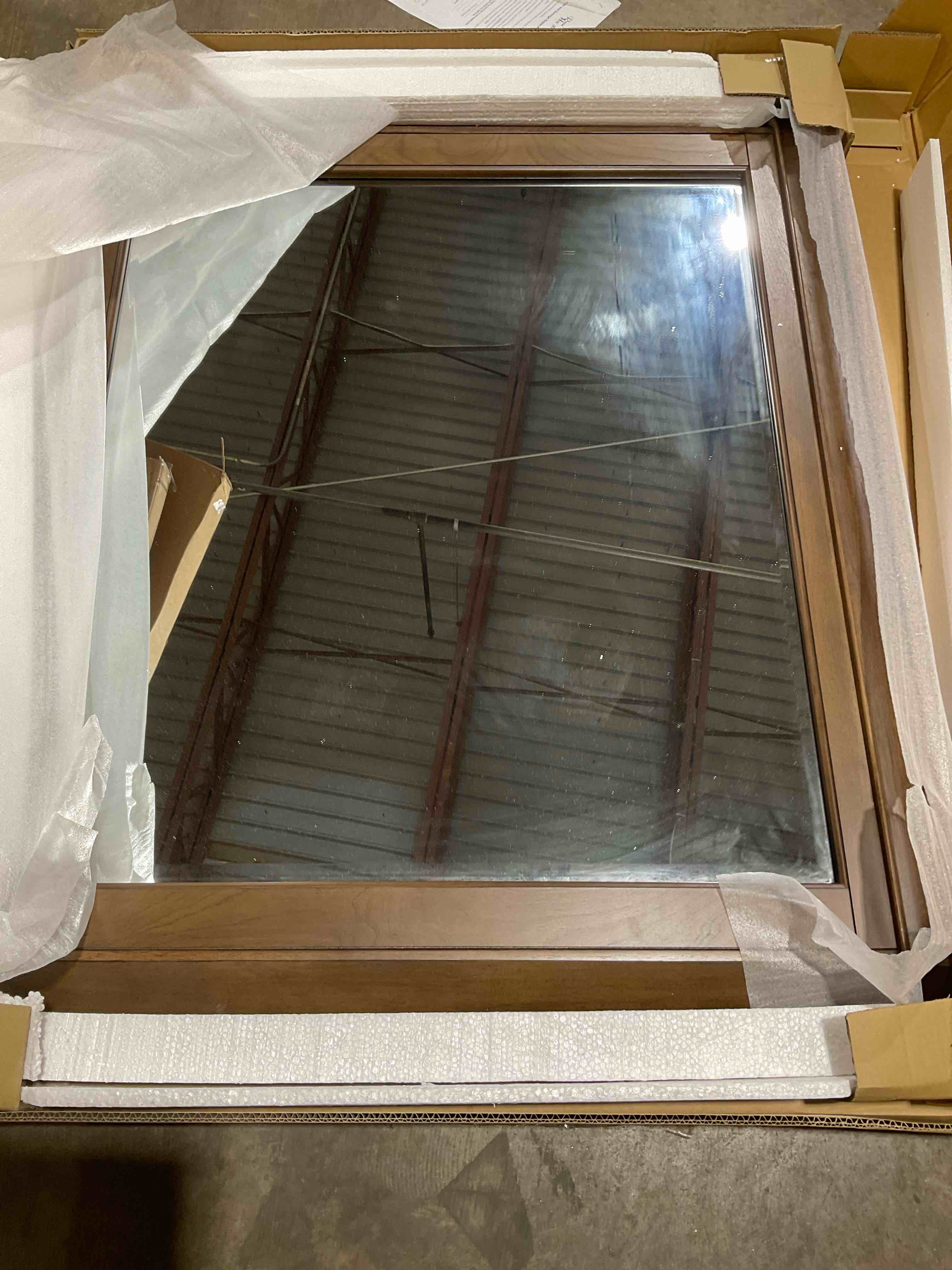 Condition photo showing New/Like New for roundhill furniture maderne traditional  mirror