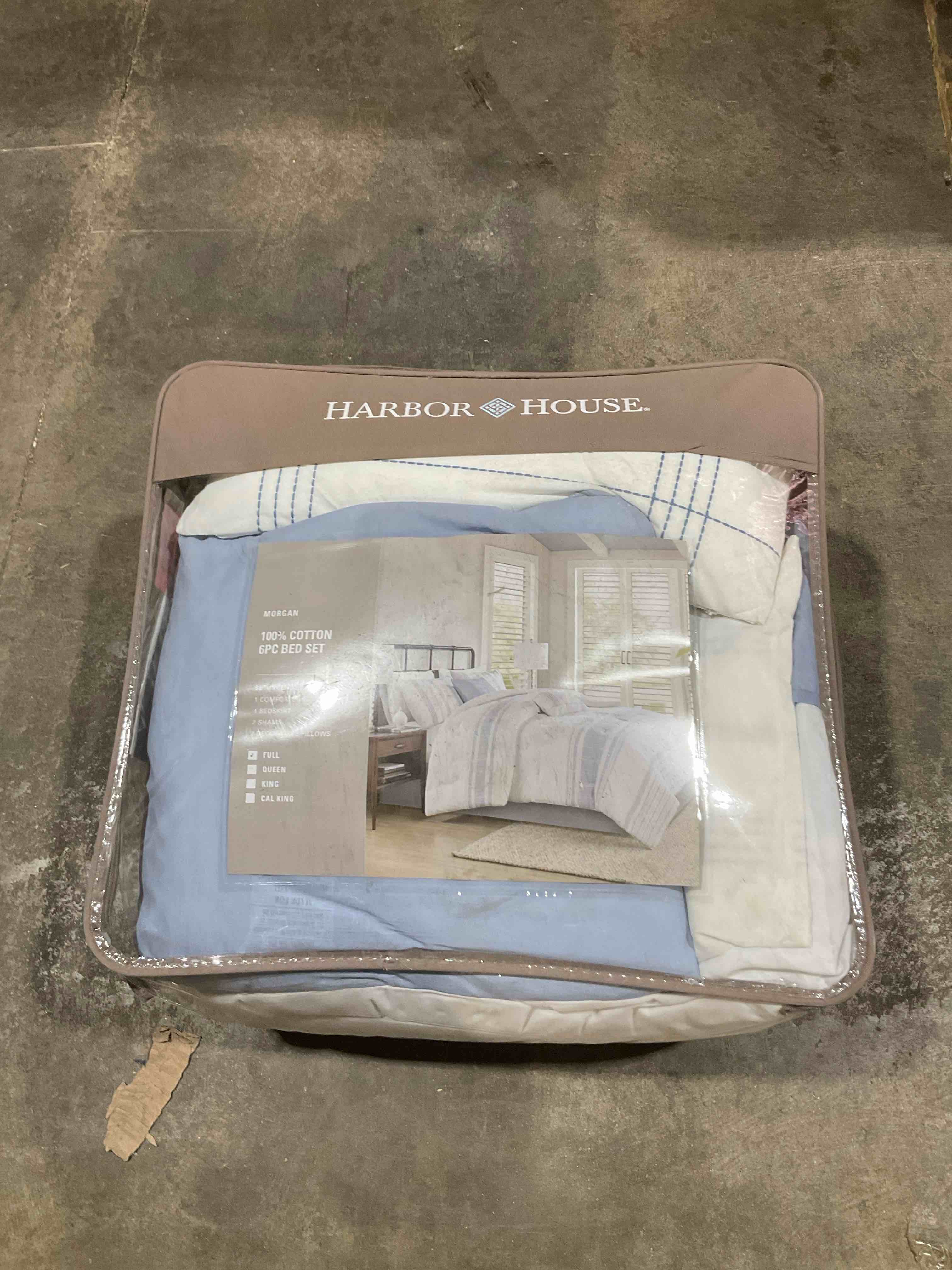 Condition photo showing New/Like New for harbor house full comforter set, stripes clipped jacquard, soft cotton oversized comforter for a full-size bed, farmhouse bedding, 2 shams, bedskirt, 2 décor pillows, morgan, full white/blue