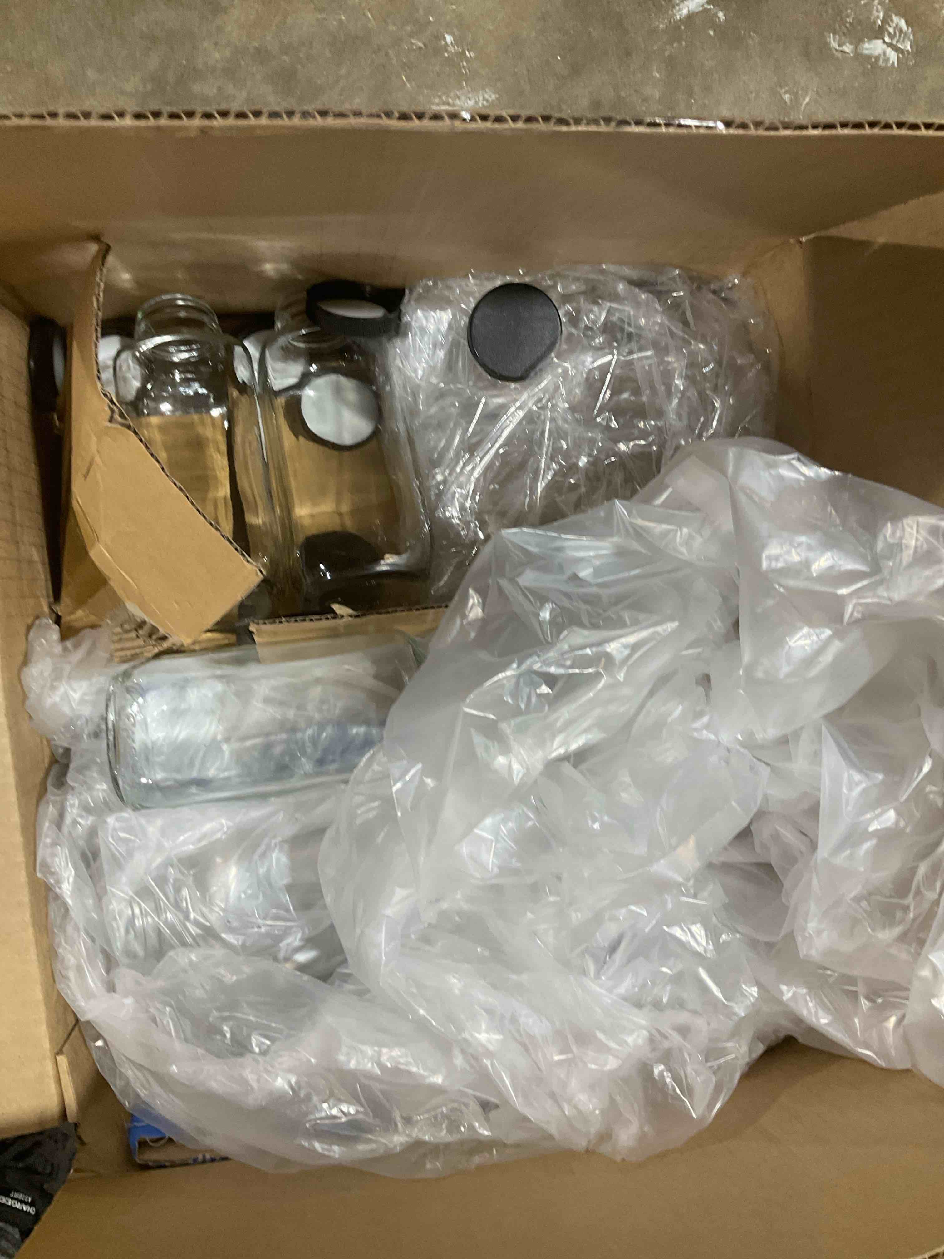 Condition photo showing Good Condition for didaey 30 pieces 33 oz plastic juice bottles with caps bulk, clear empty juice bottles with lids, reusable beverage containers for freezer, fridge, milk, smoothies, drinking beverages (black)