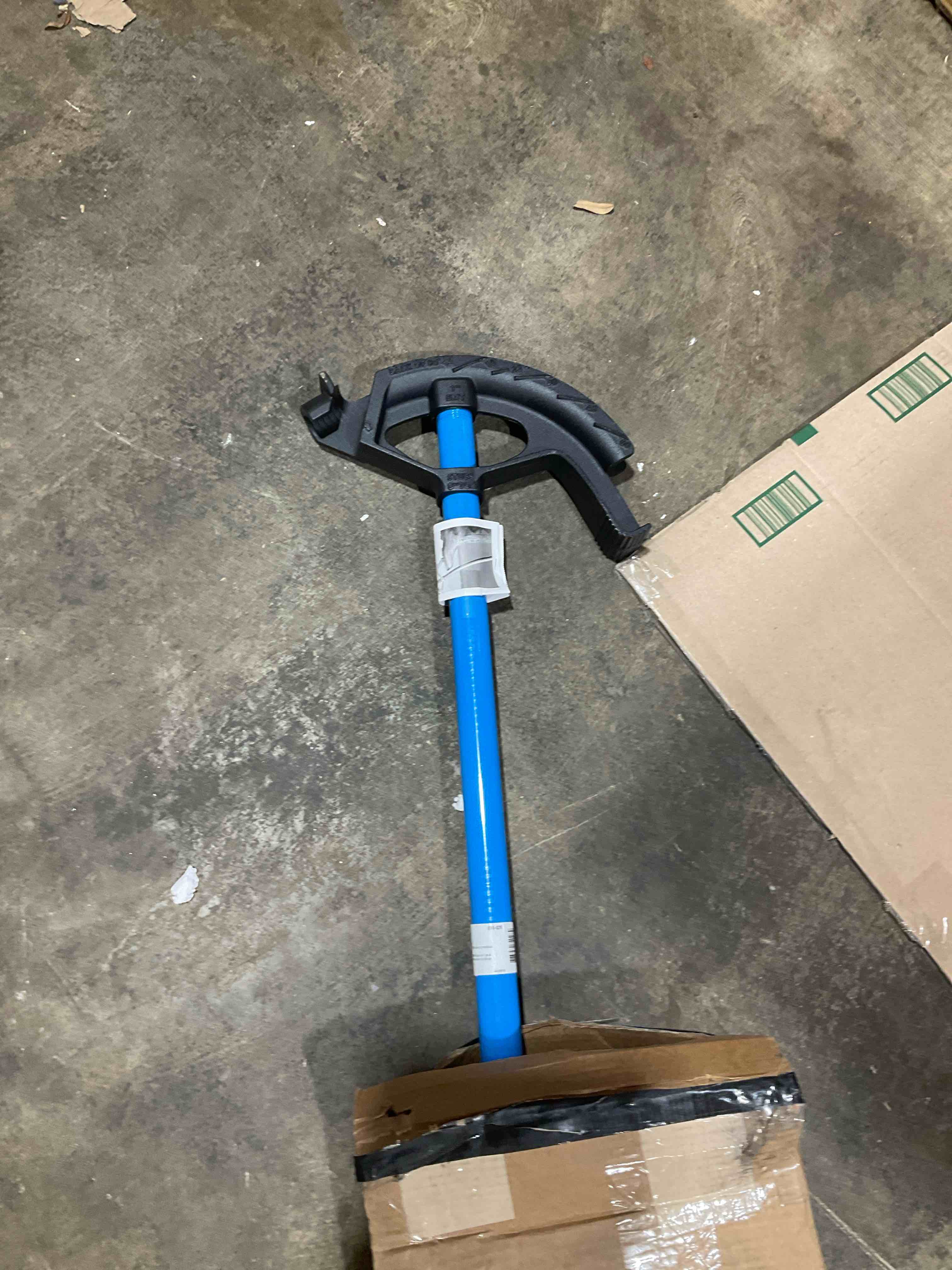 Condition photo showing New/Like New for ideal electrical 74-028 ductile iron bender conduit metal pipe bender w/handle for 1 in. emt pipes, benders