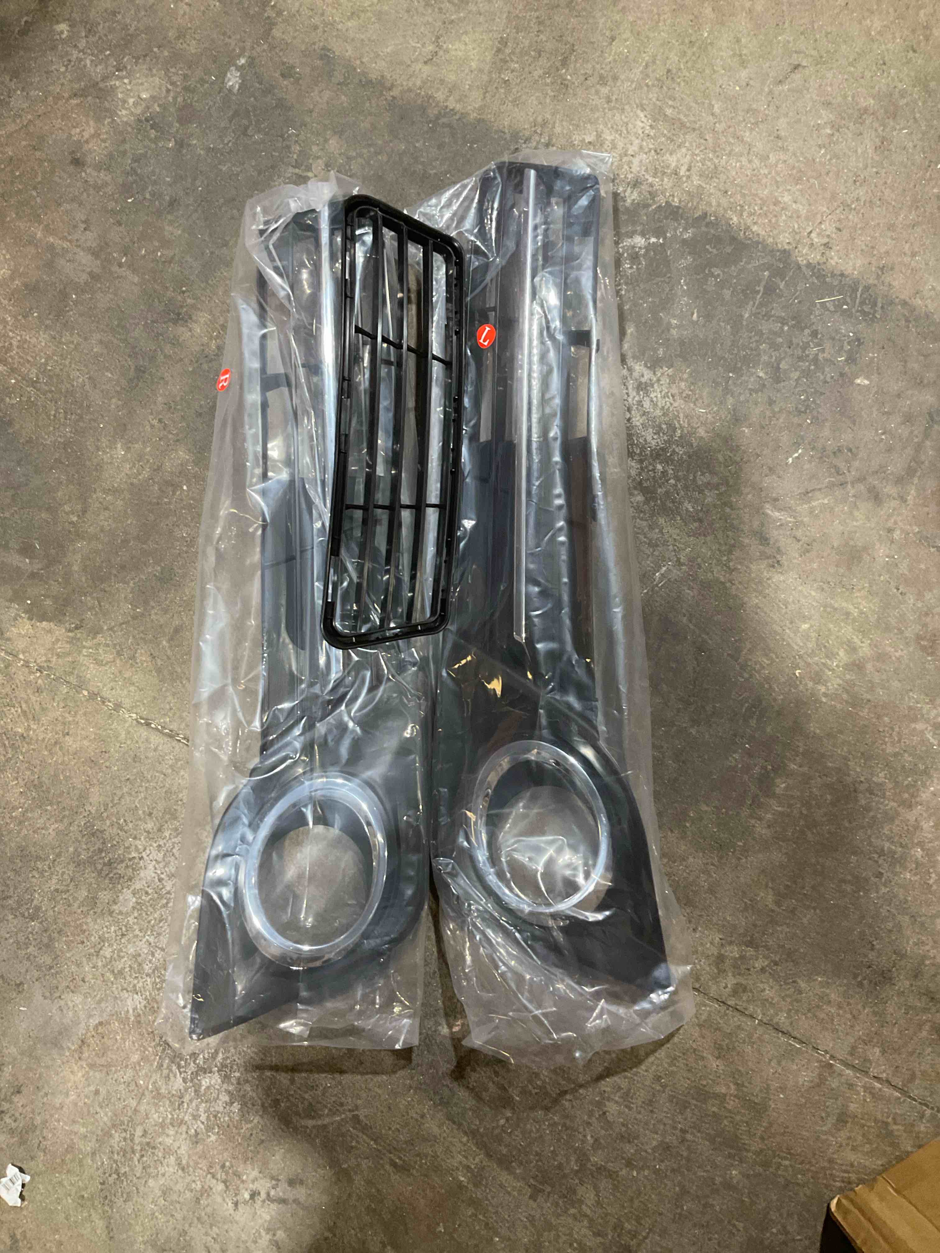 Condition photo showing Good Condition for front bumper lower grille & fog lights cover bezel fit for 2012 2013 2014 toyota camry se replacement for 5311206210 5212806290 5212706290