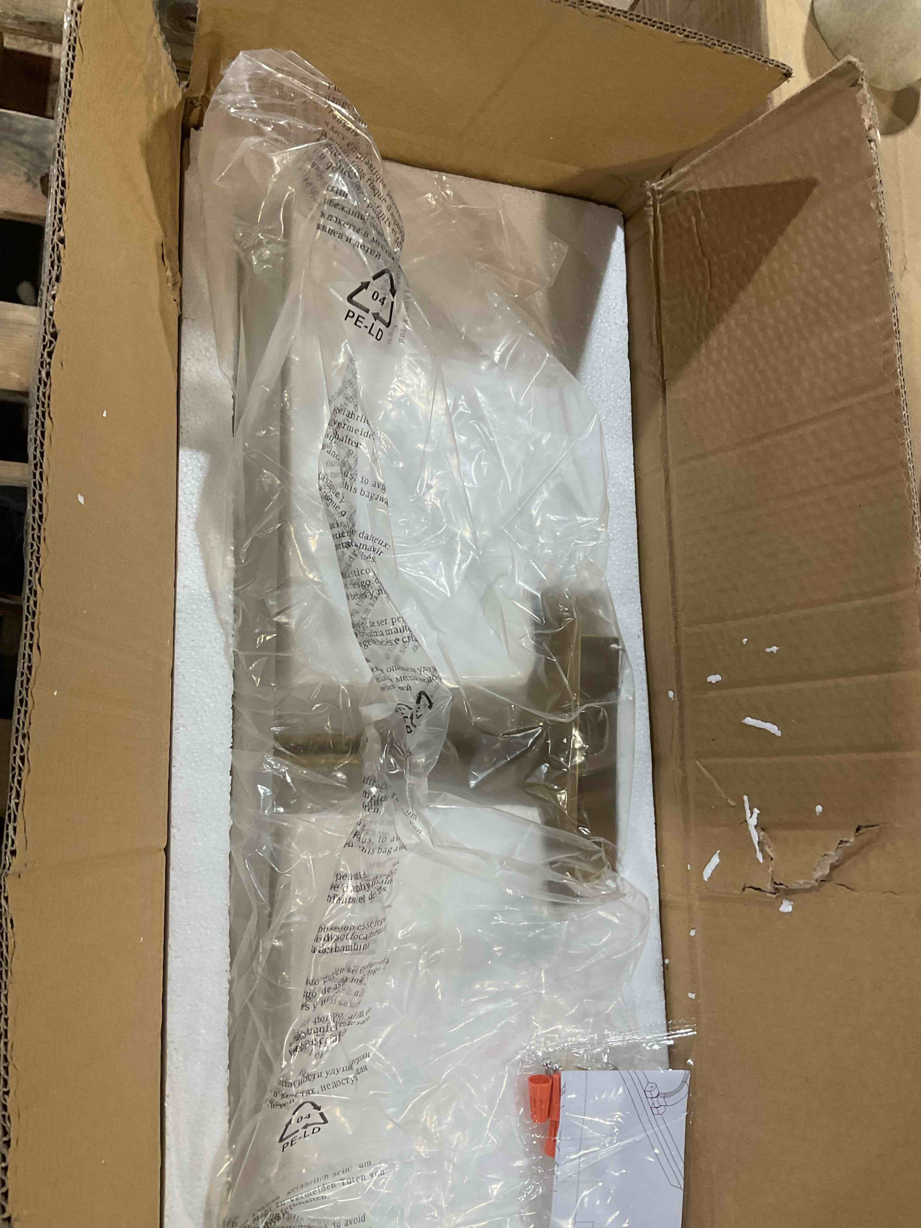 Condition photo showing New/Like New for mekesha led bath bar
