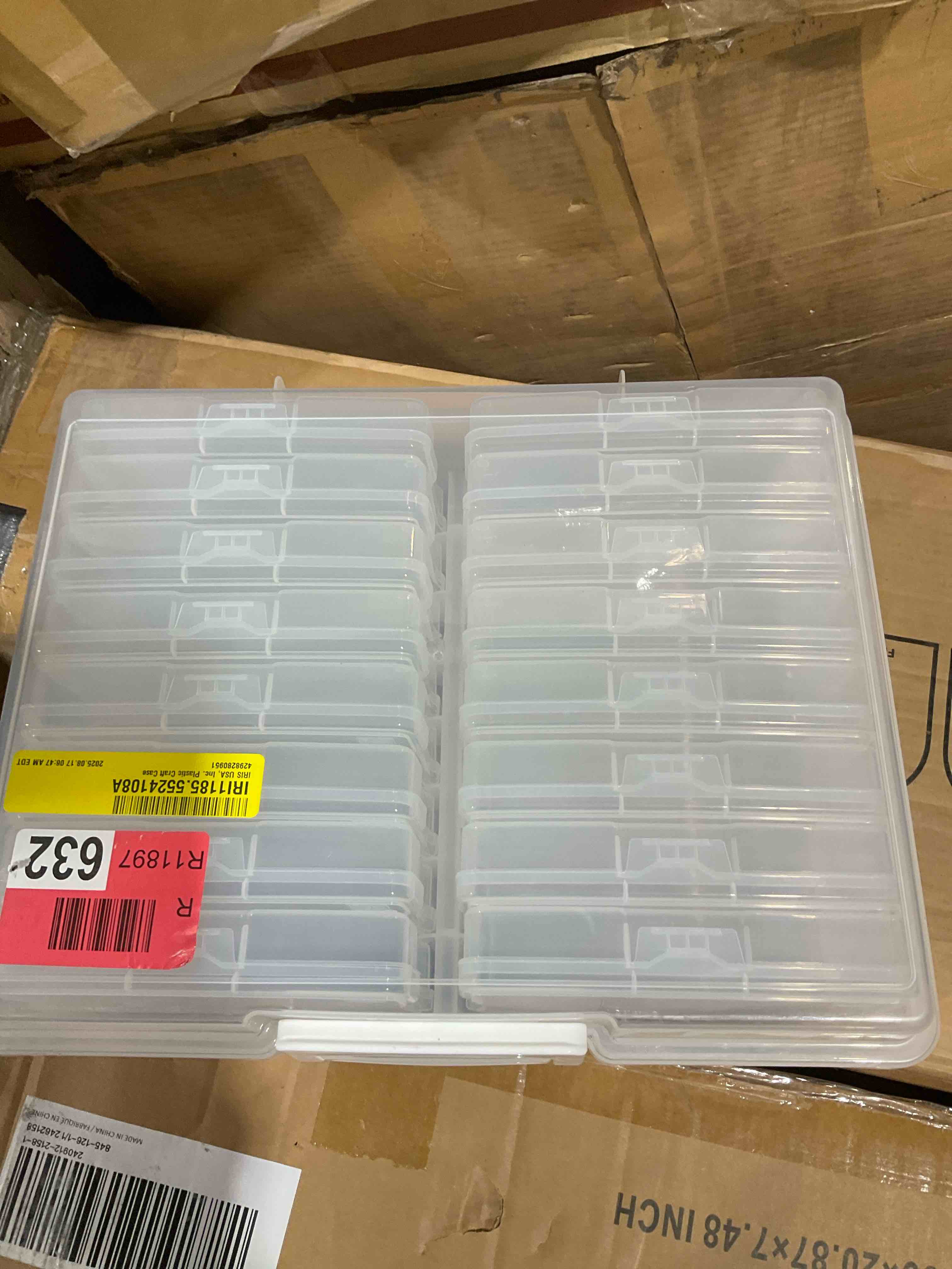Condition photo showing New/Like New for lifewit 4x6 photo storage box, 16 pcs inner photo case with lids, clear photo organizers with 1 sheet label sticker, plastic craft storage box for seeds sticker cards pictures office supplies