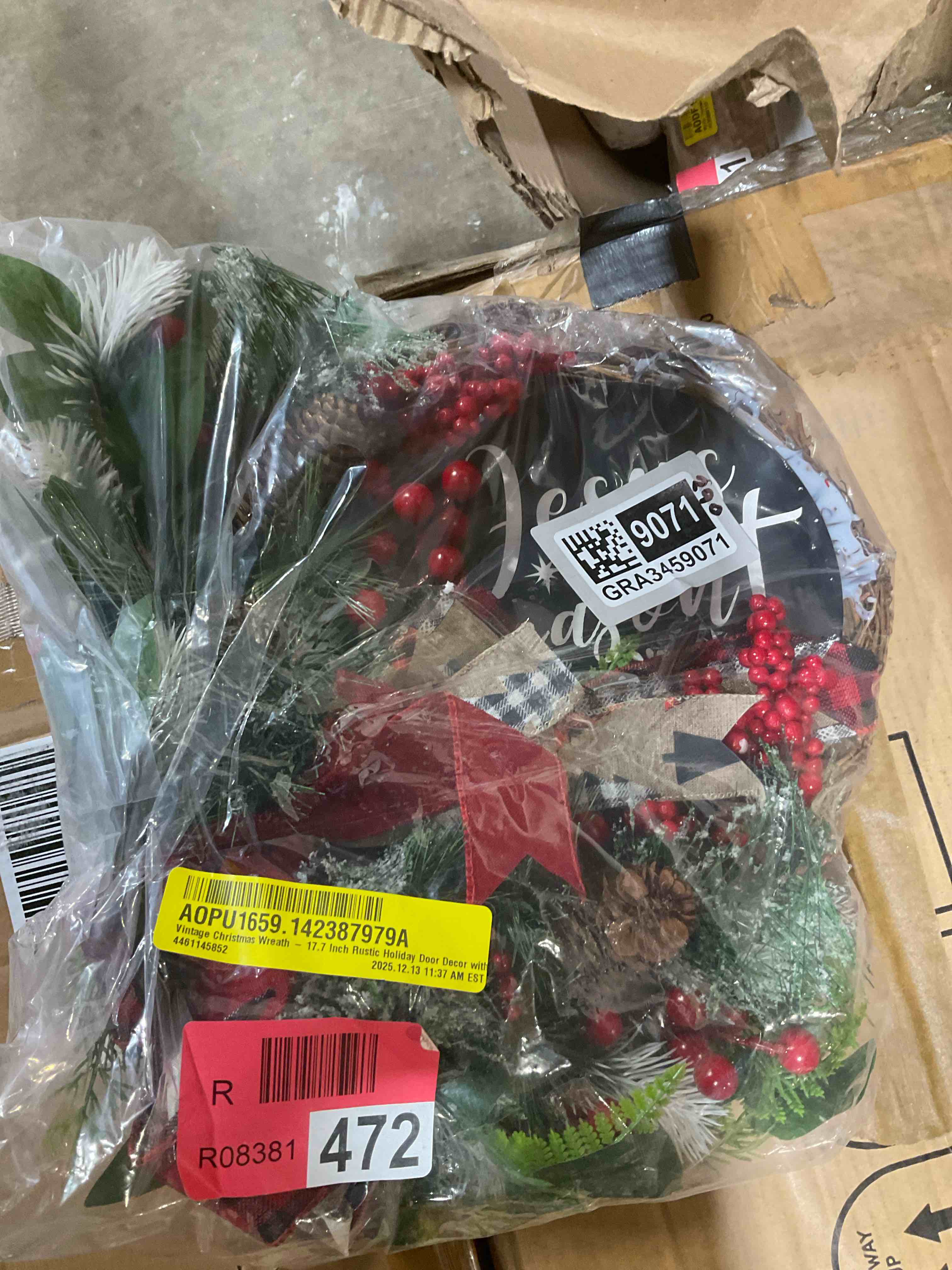 Condition photo showing New/Like New for vintage christmas wreath - 17.7 inch