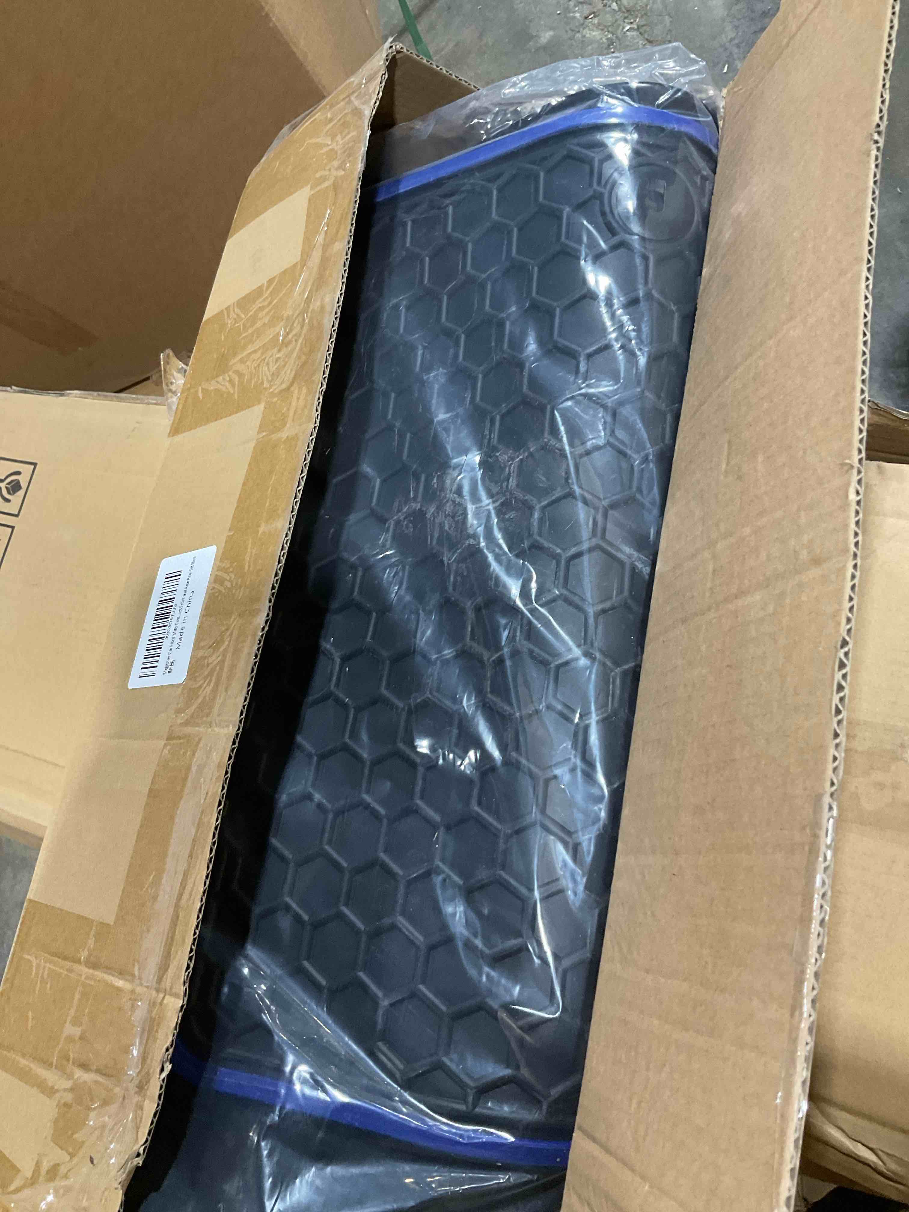 Condition photo showing New/Like New for car pass heavy duty rubber floor mats for car, waterproof liner deep dish car mats full sets, universal trim to fit for suv truck sedans vans, all weather automotive floor mats 3pcs, black blue