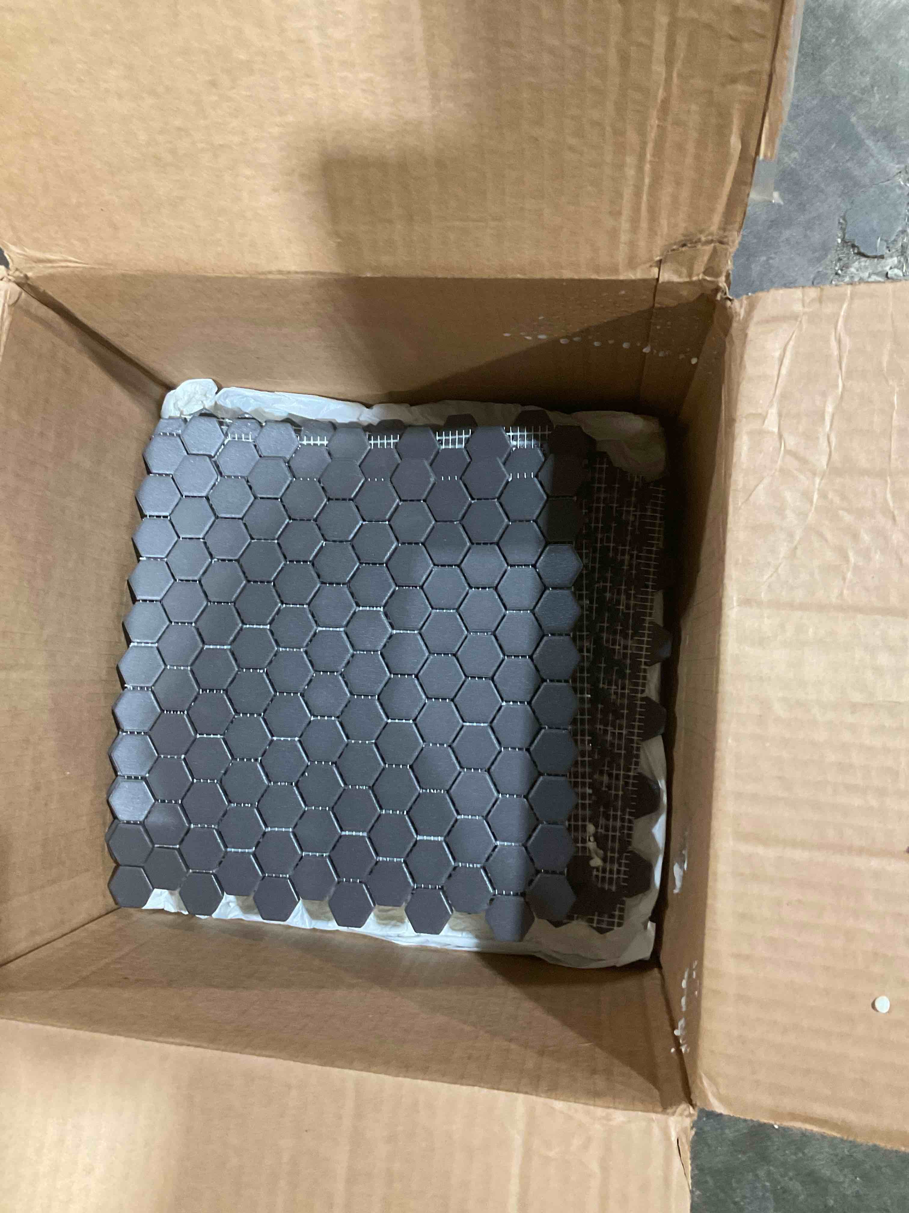Condition photo showing Good Condition for source™ 11" x 11" porcelain honeycomb mosaic tile