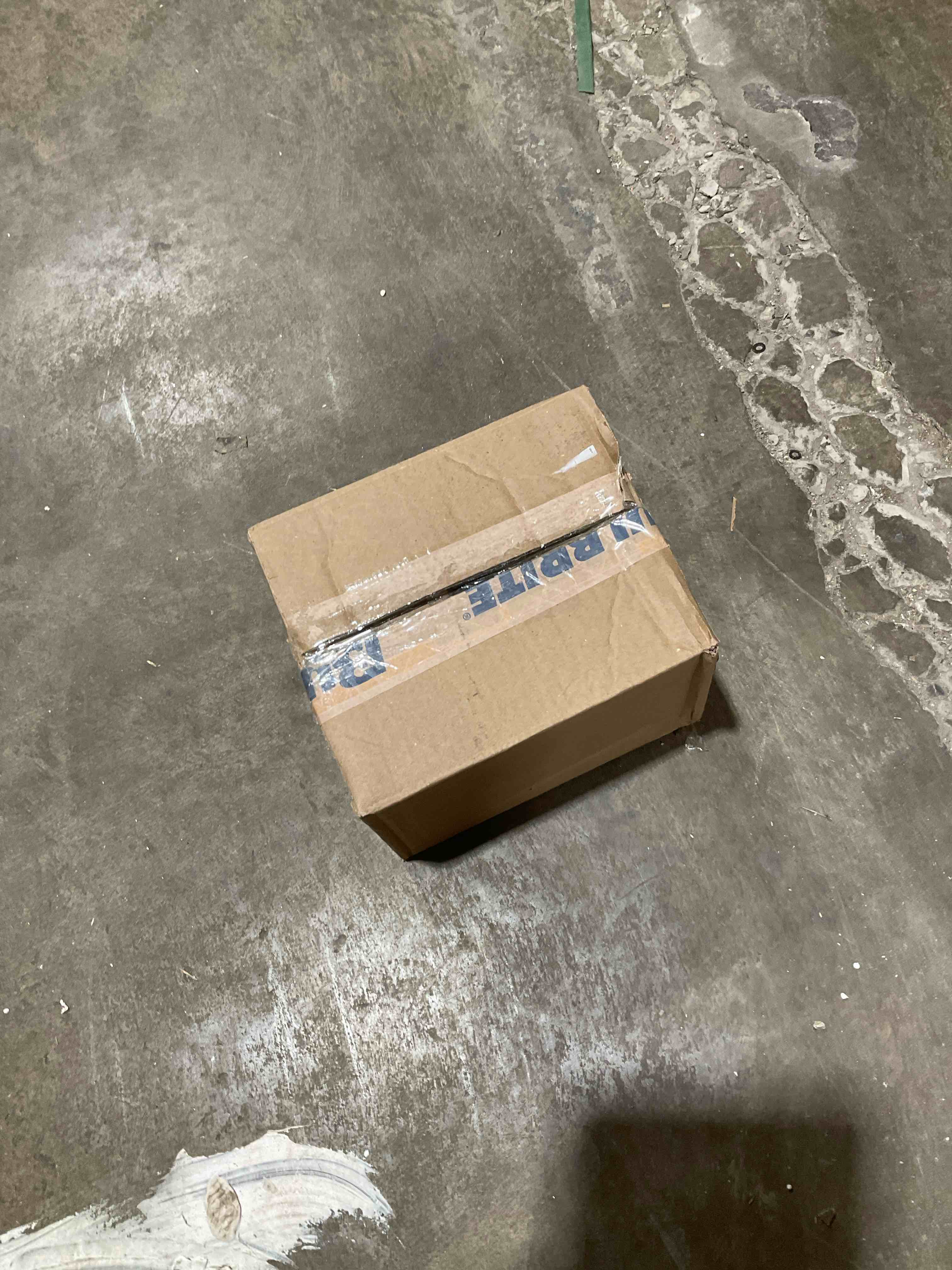 https://s3.amazonaws.com/lotting-images-prod/bidfta/GRA3459127_1776866559749.jpeg