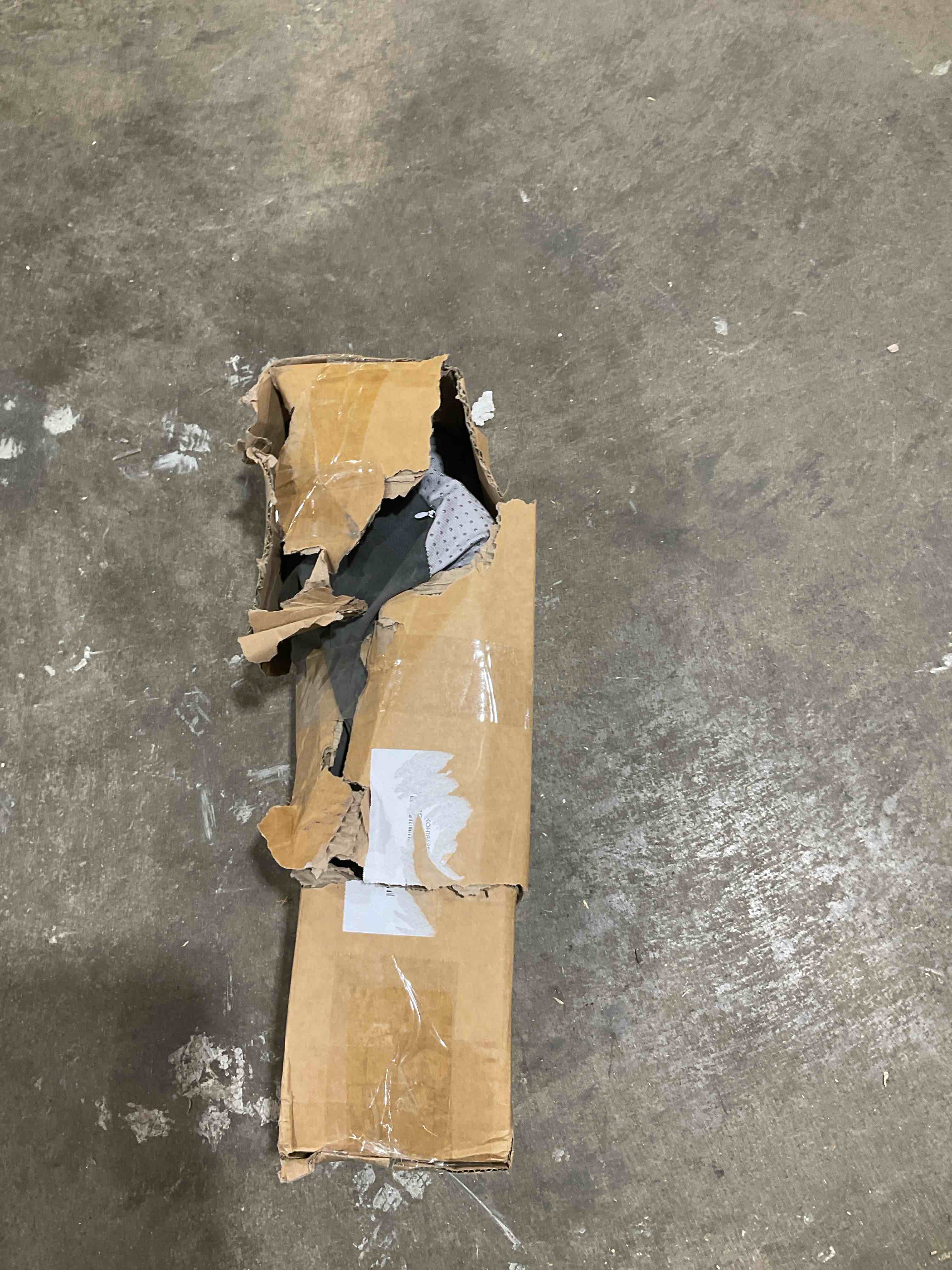 https://s3.amazonaws.com/lotting-images-prod/bidfta/GRA3459291_1777391621449.jpeg