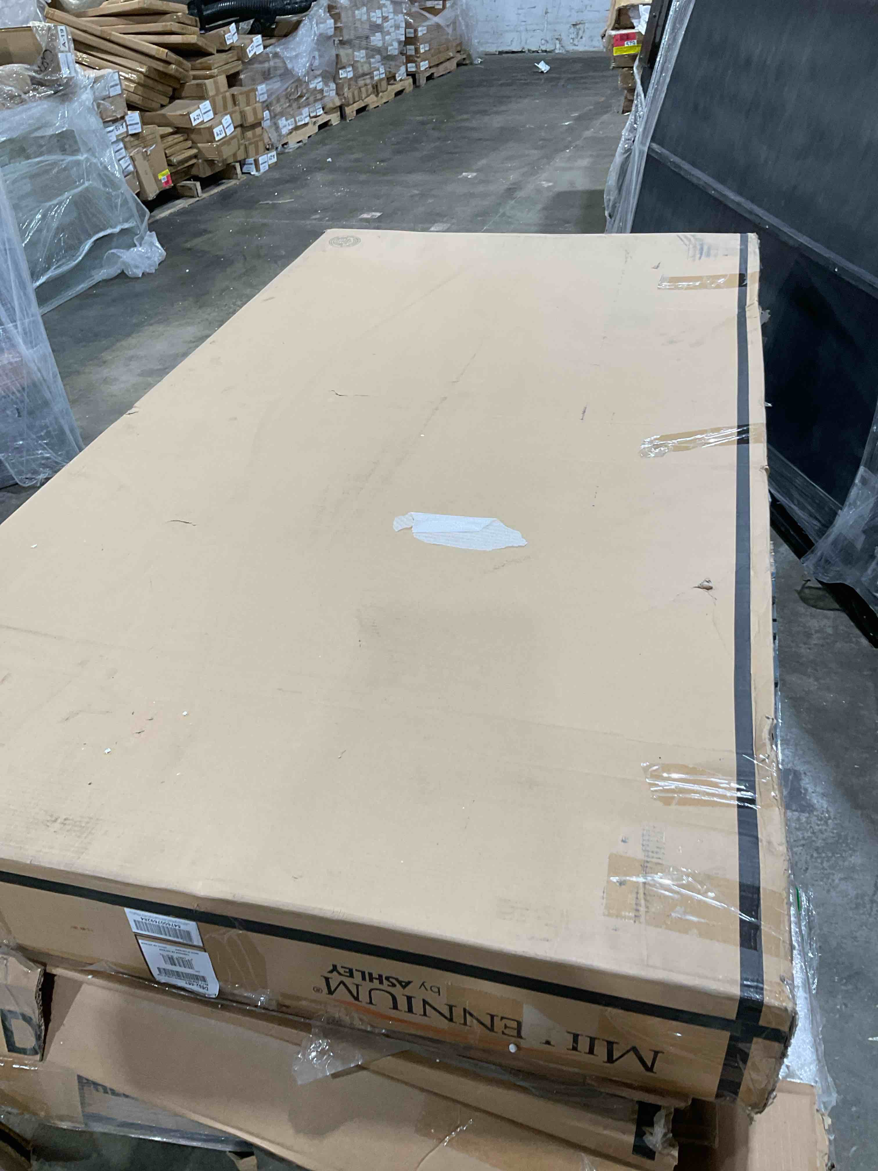 https://s3.amazonaws.com/lotting-images-prod/bidfta/GRA3459312_1777396835572.jpeg