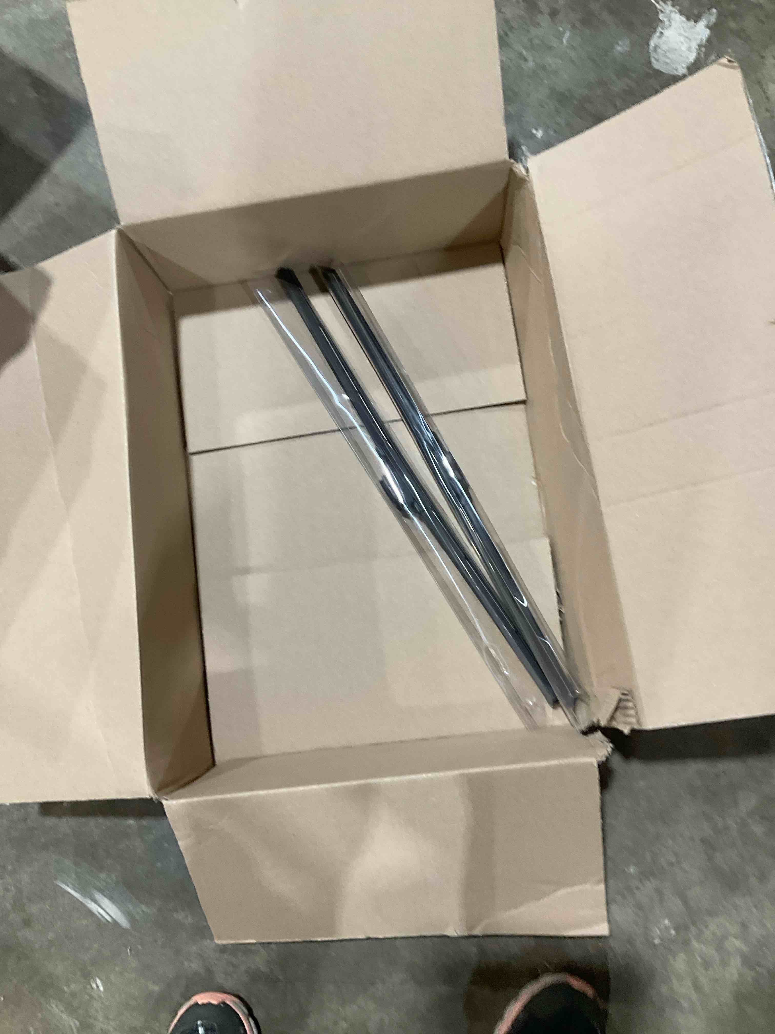 https://s3.amazonaws.com/lotting-images-prod/bidfta/GRA3459337_1777470642073.jpeg