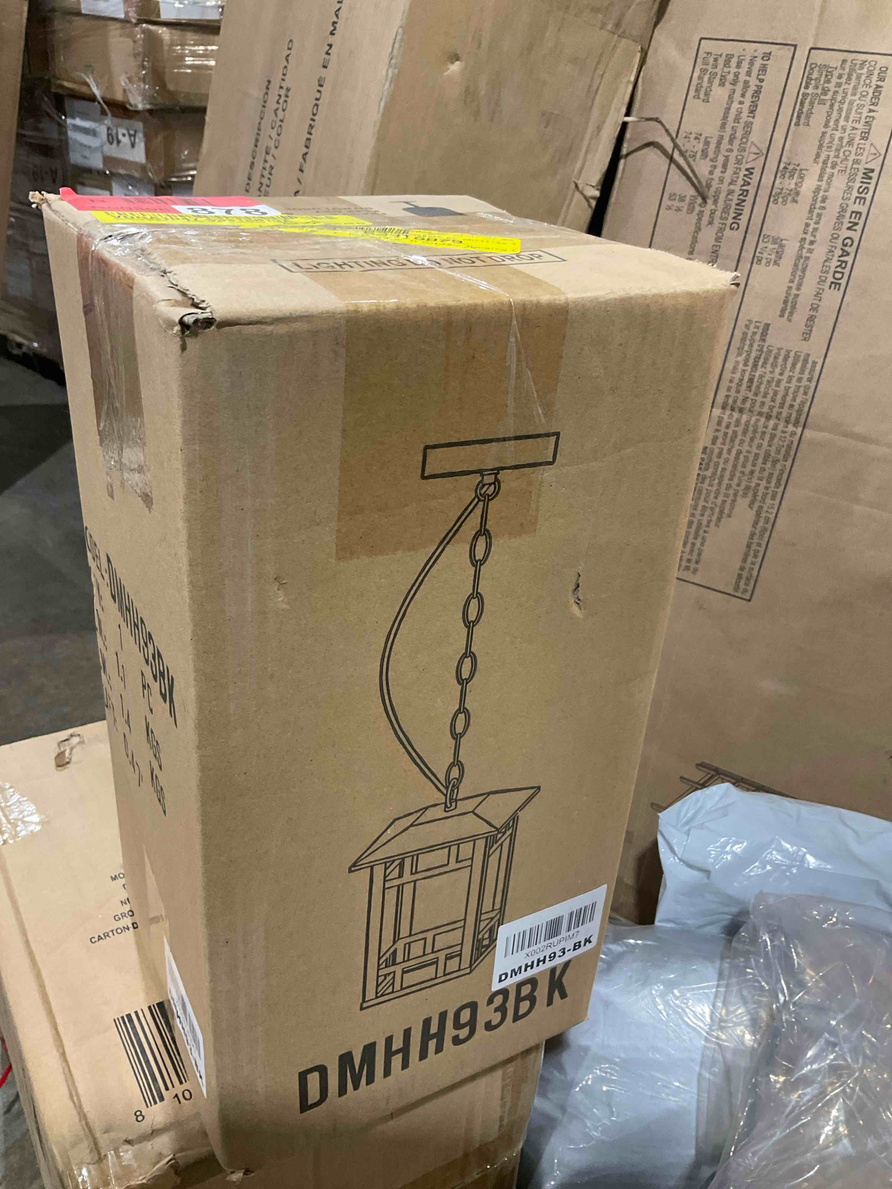 Condition photo showing New/Like New for  ghillies black 1 - bulb 10.6" h outdoor hanging lantern