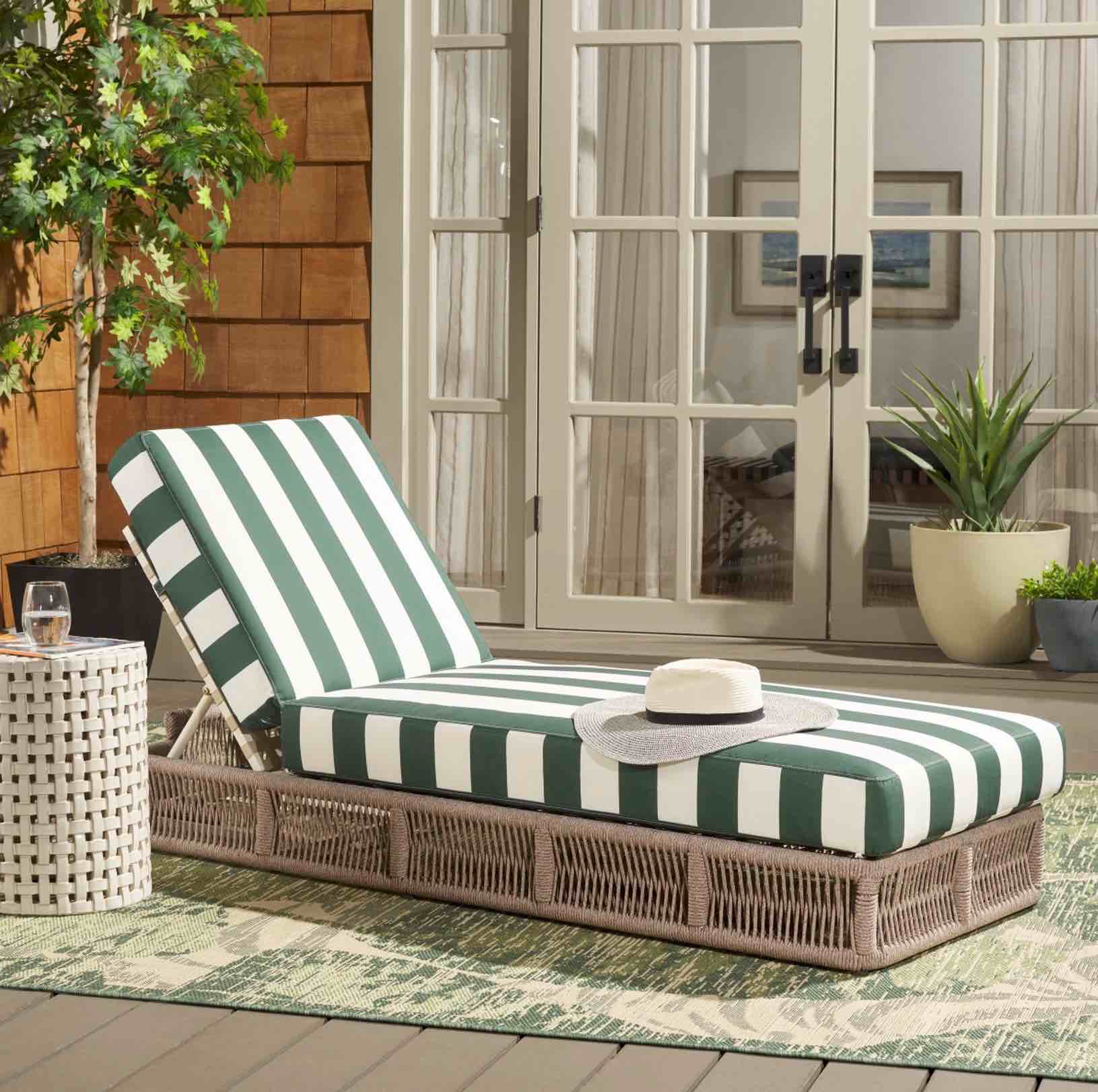  Gillian Daybed - Outdoor - PAT7527 - Heather Tan/Hunter Green