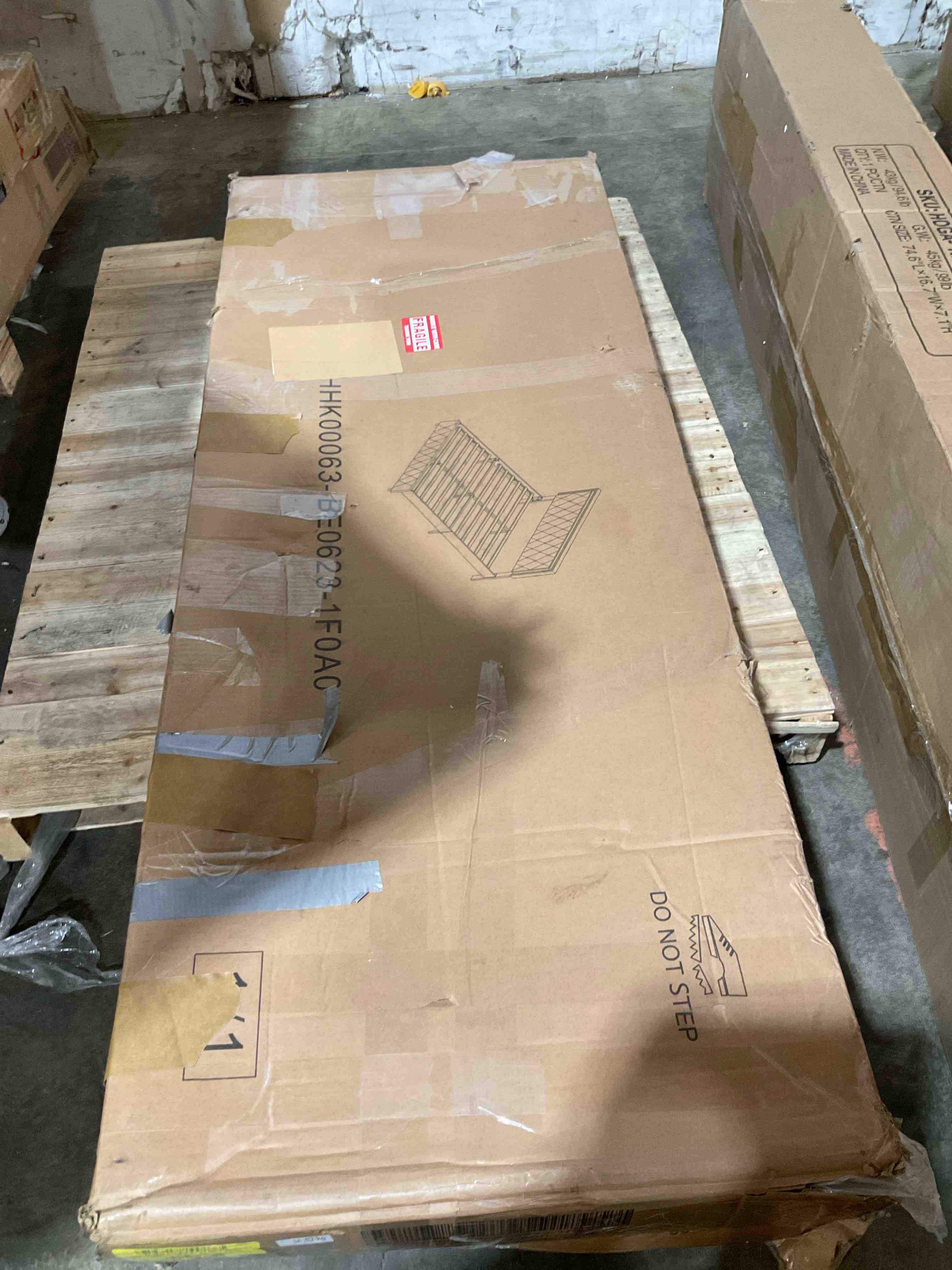 https://s3.amazonaws.com/lotting-images-prod/bidfta/GRA3459462_1777913774811.jpeg