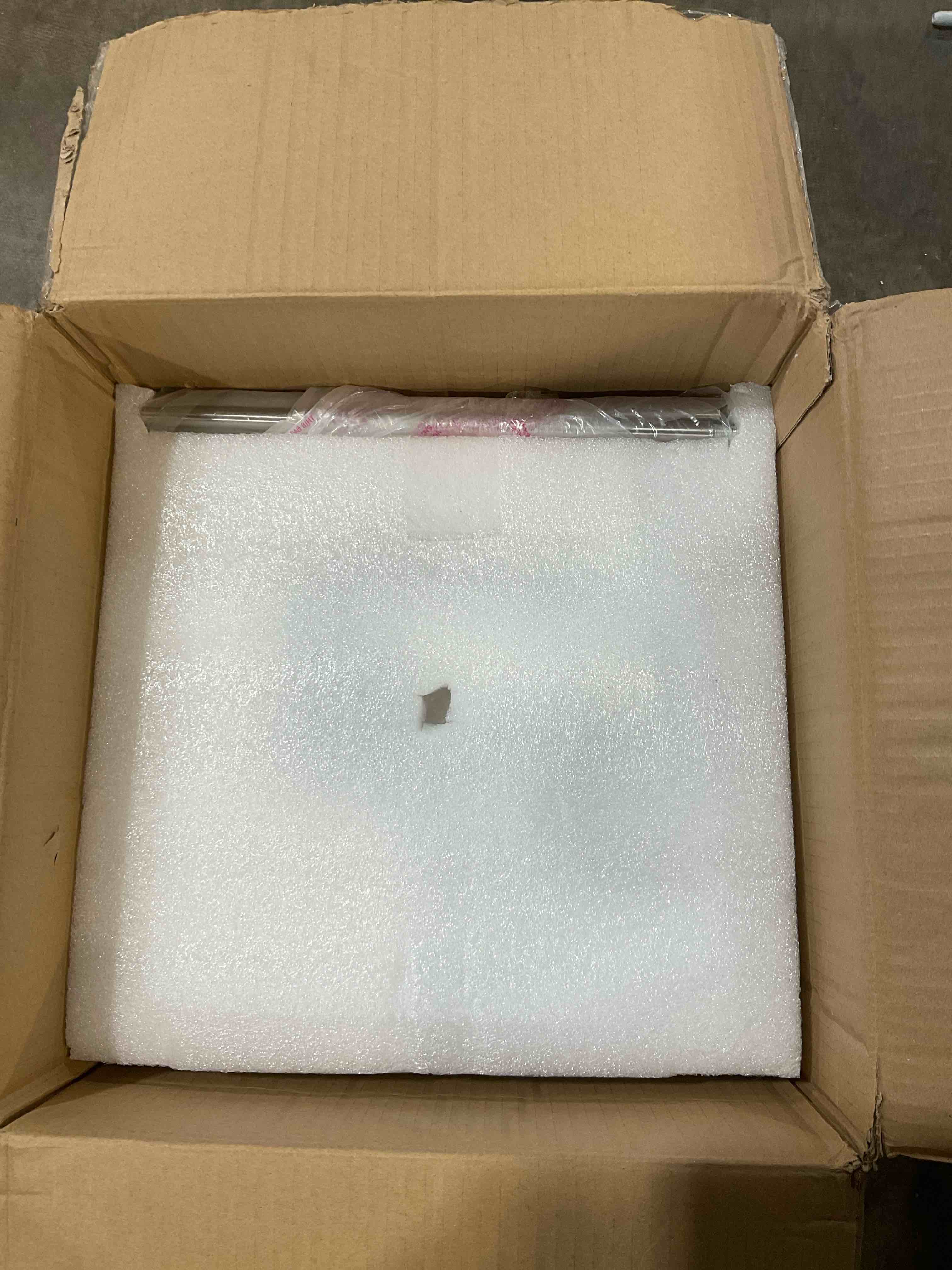 https://s3.amazonaws.com/lotting-images-prod/bidfta/GRA3459476_1777922914592.jpeg
