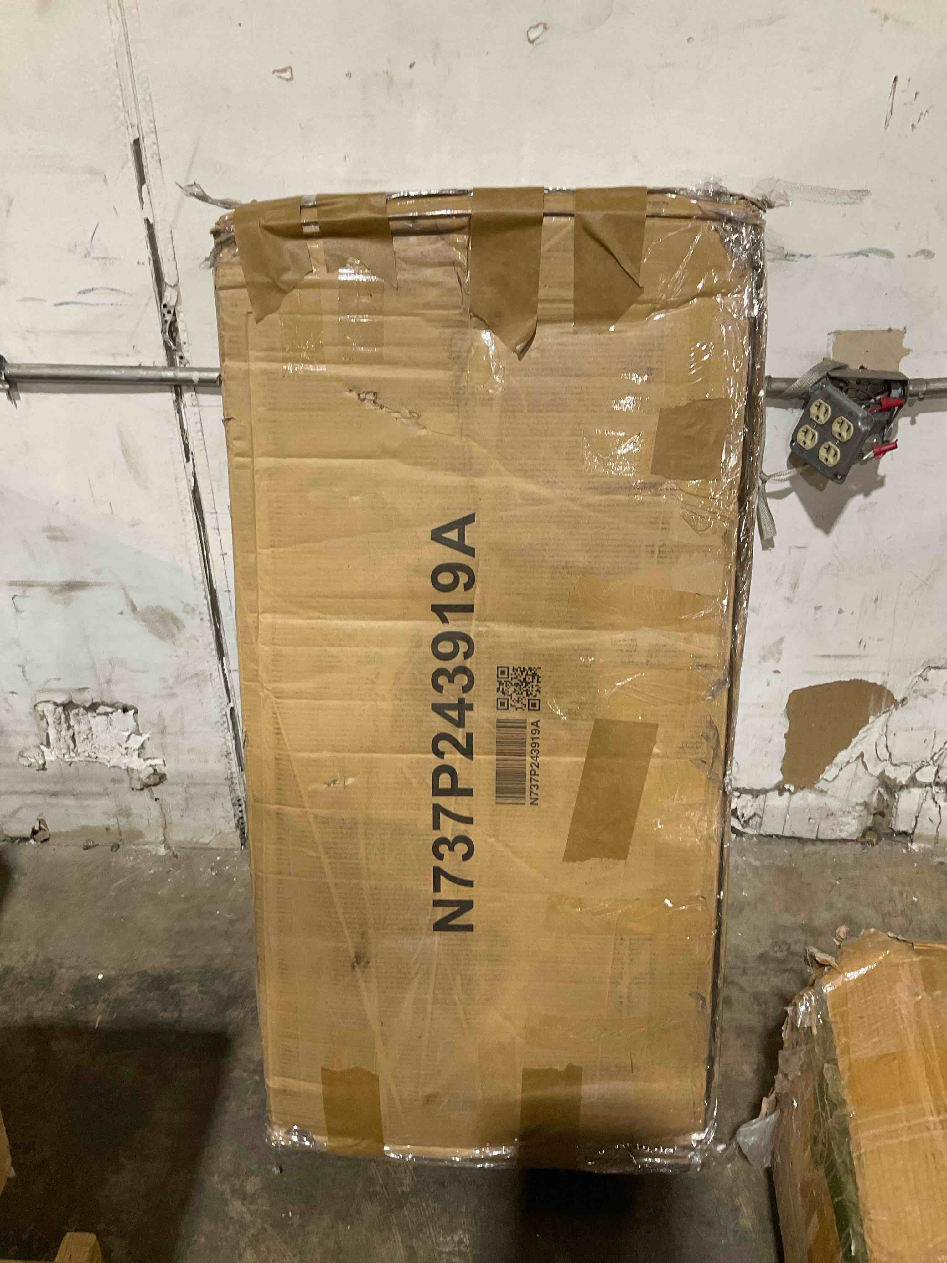 https://s3.amazonaws.com/lotting-images-prod/bidfta/GRA3459487_1777989738928.jpeg