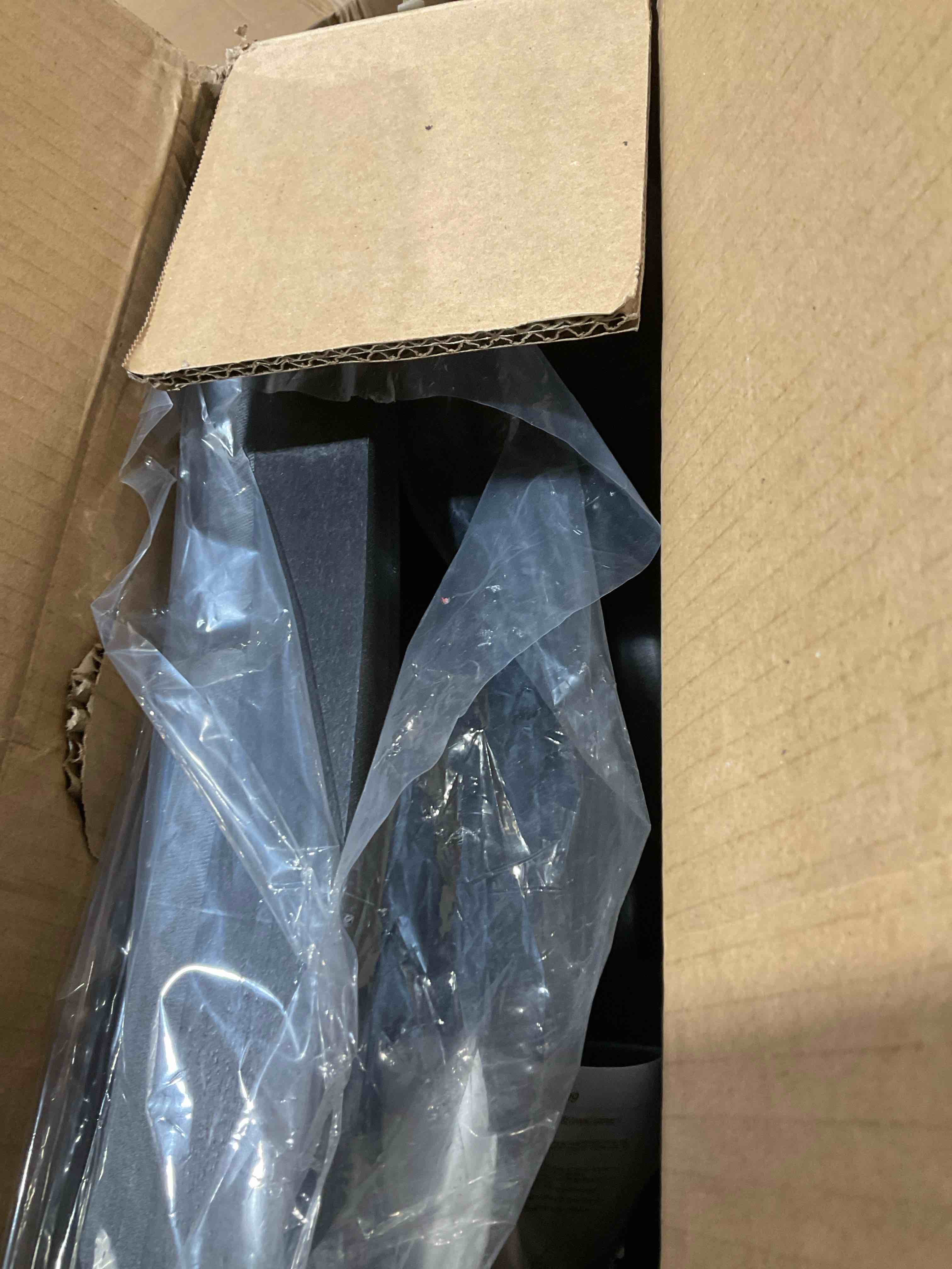 https://s3.amazonaws.com/lotting-images-prod/bidfta/GRA3459491_1777929405189.jpeg