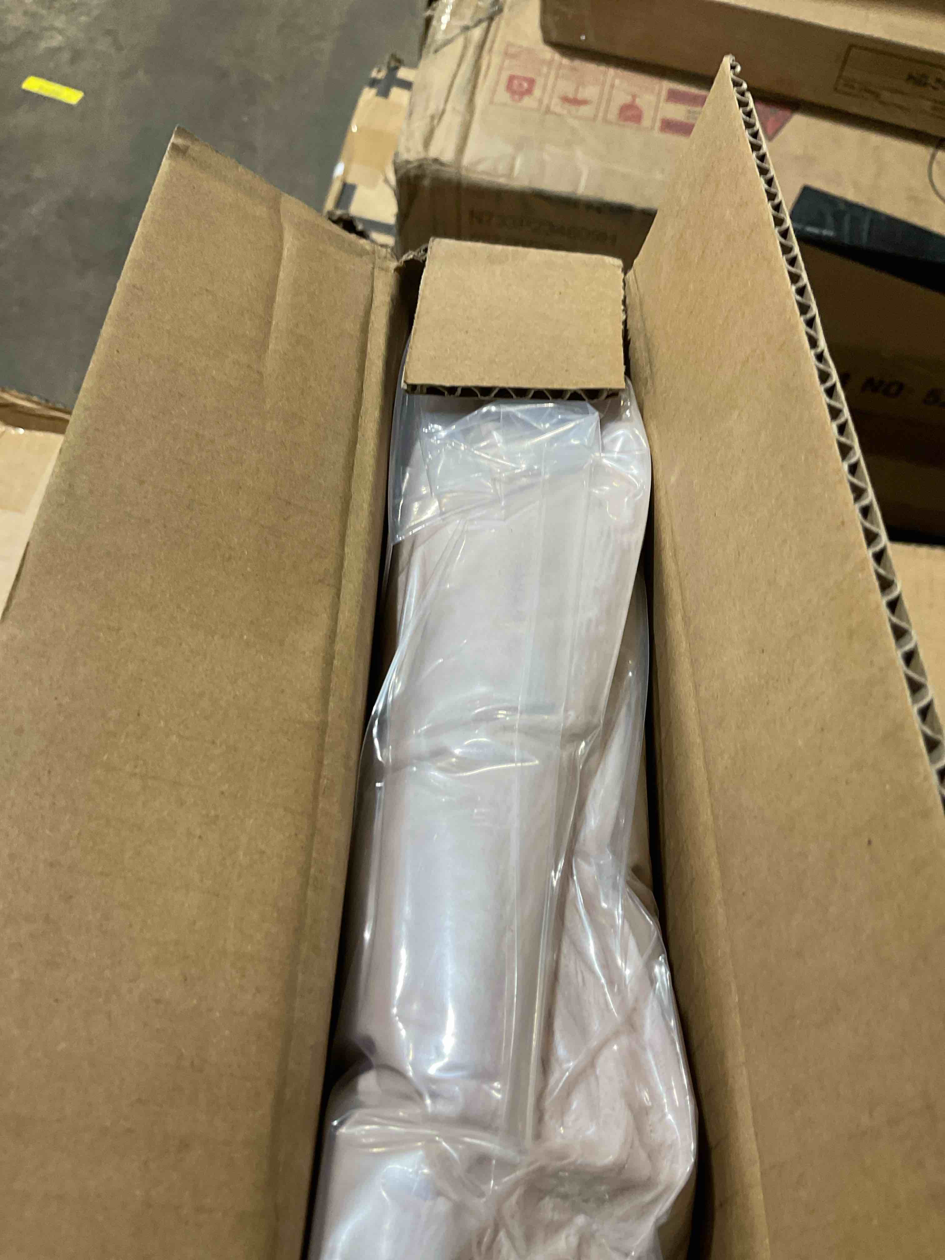 https://s3.amazonaws.com/lotting-images-prod/bidfta/GRA3459520_1778164759960.jpeg