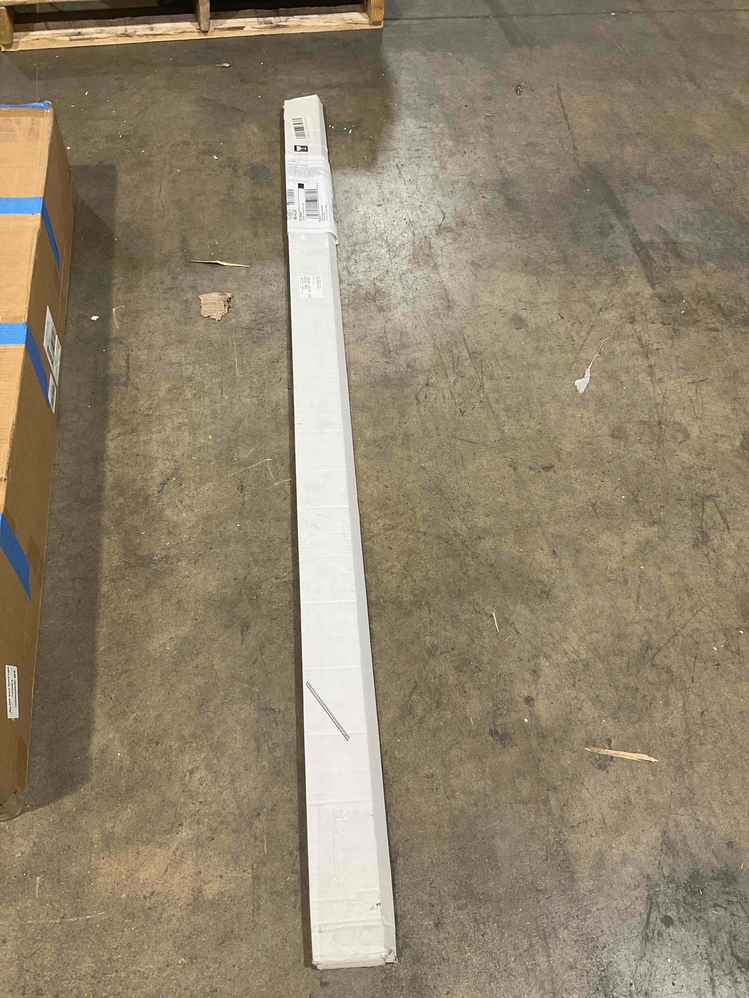 https://s3.amazonaws.com/lotting-images-prod/bidfta/GRA3459552_1778183441363.jpeg