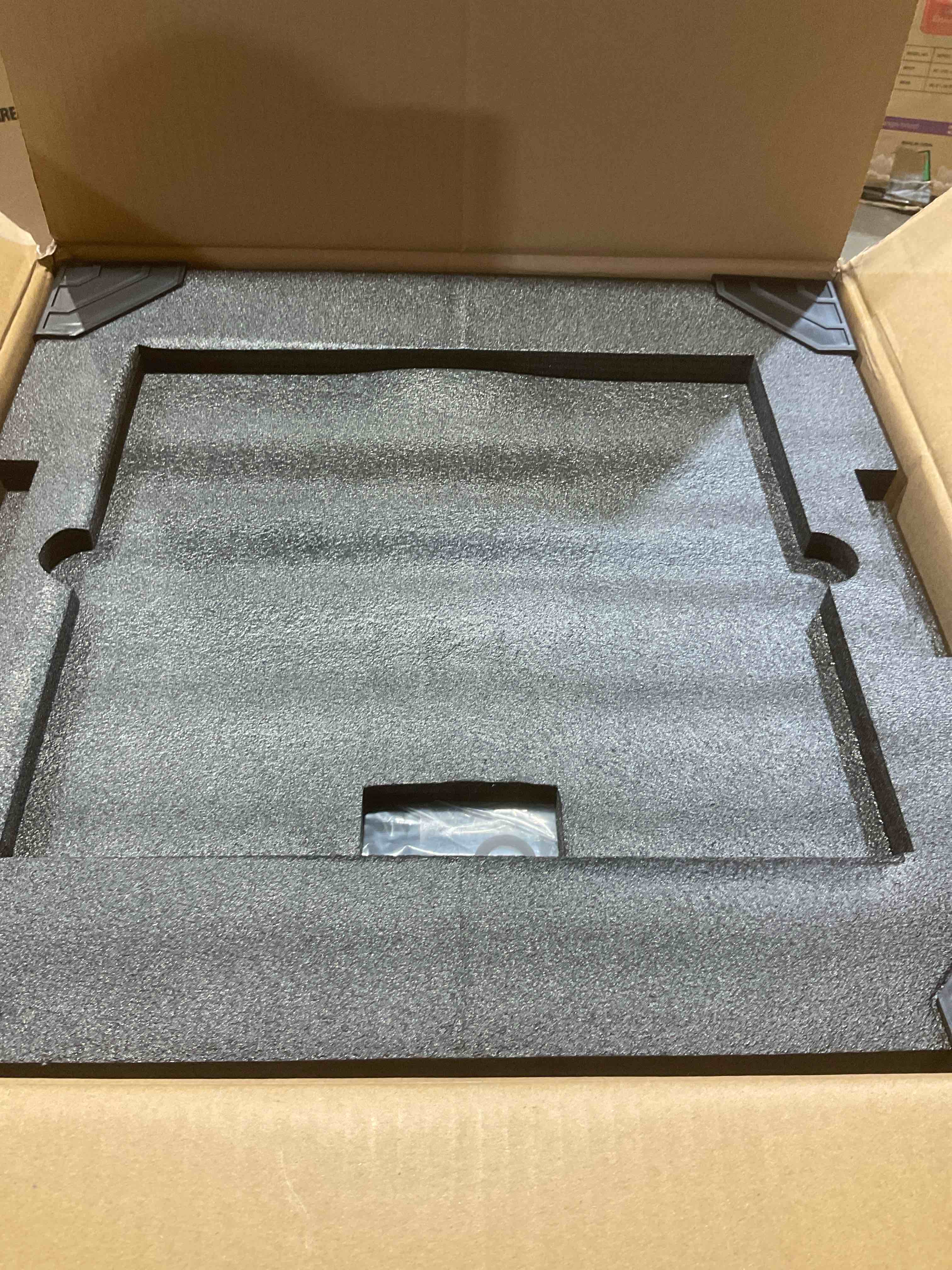 https://s3.amazonaws.com/lotting-images-prod/bidfta/GRA3459553_1778183041203.jpeg