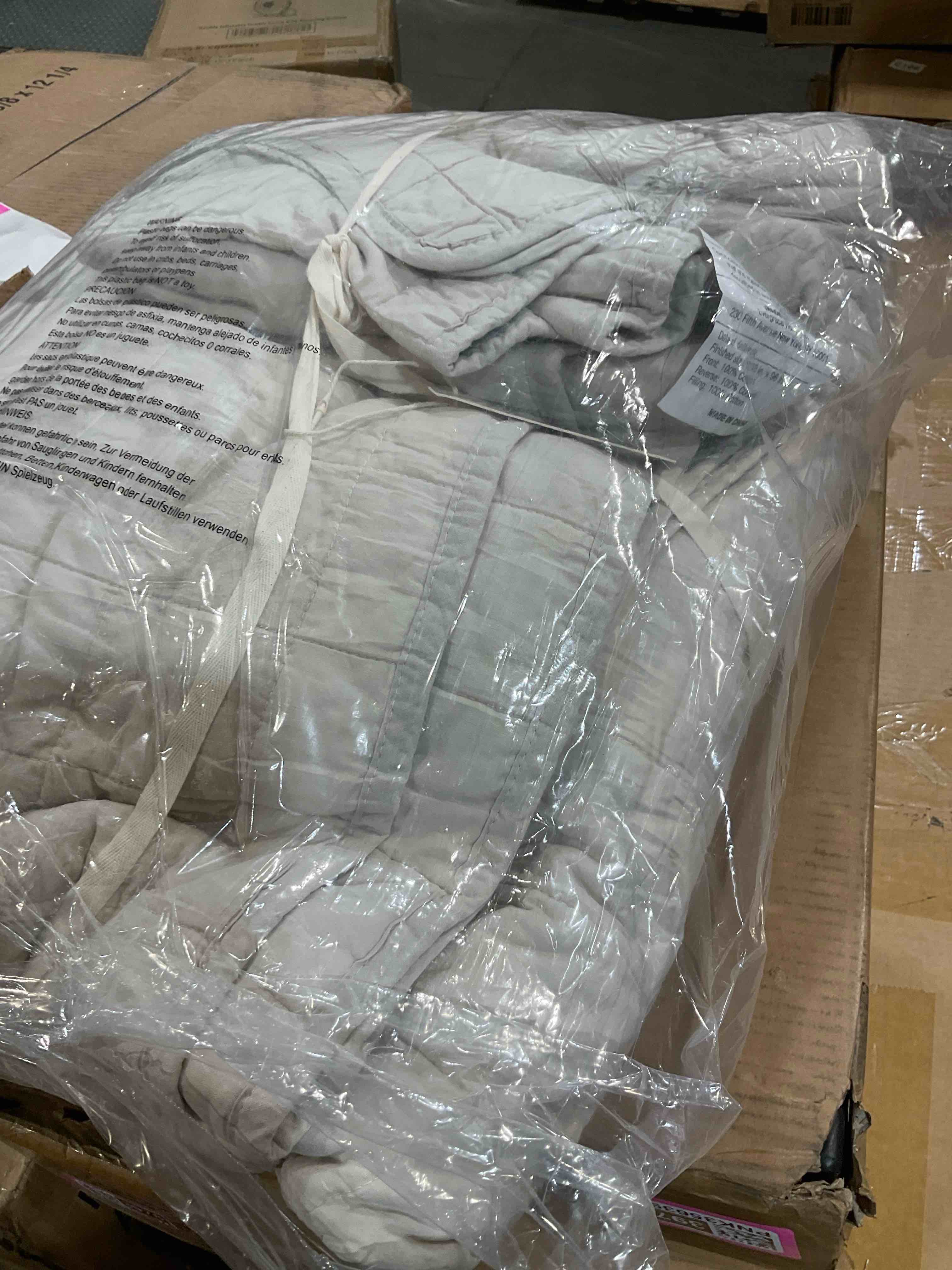 Condition photo showing New/Like New for evergracehome channel stitch 100% cotton quilt set king size, pre-washed cotton sateen coverlet bedspread, 3-piece soft & breathable bedding set with 2 shams for all seasons, bright white