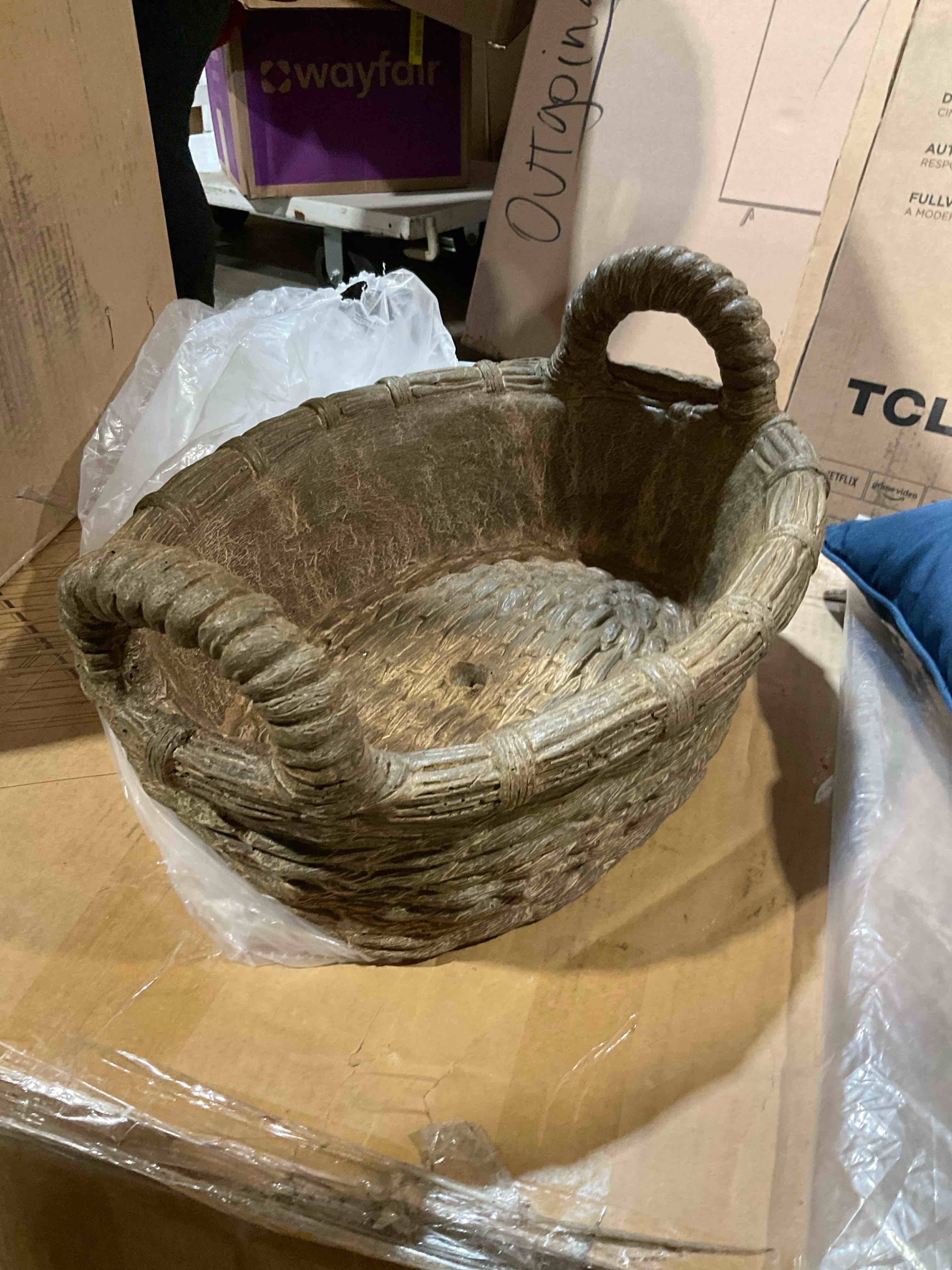 Condition photo showing Good Condition for provençal handmade pot planter 