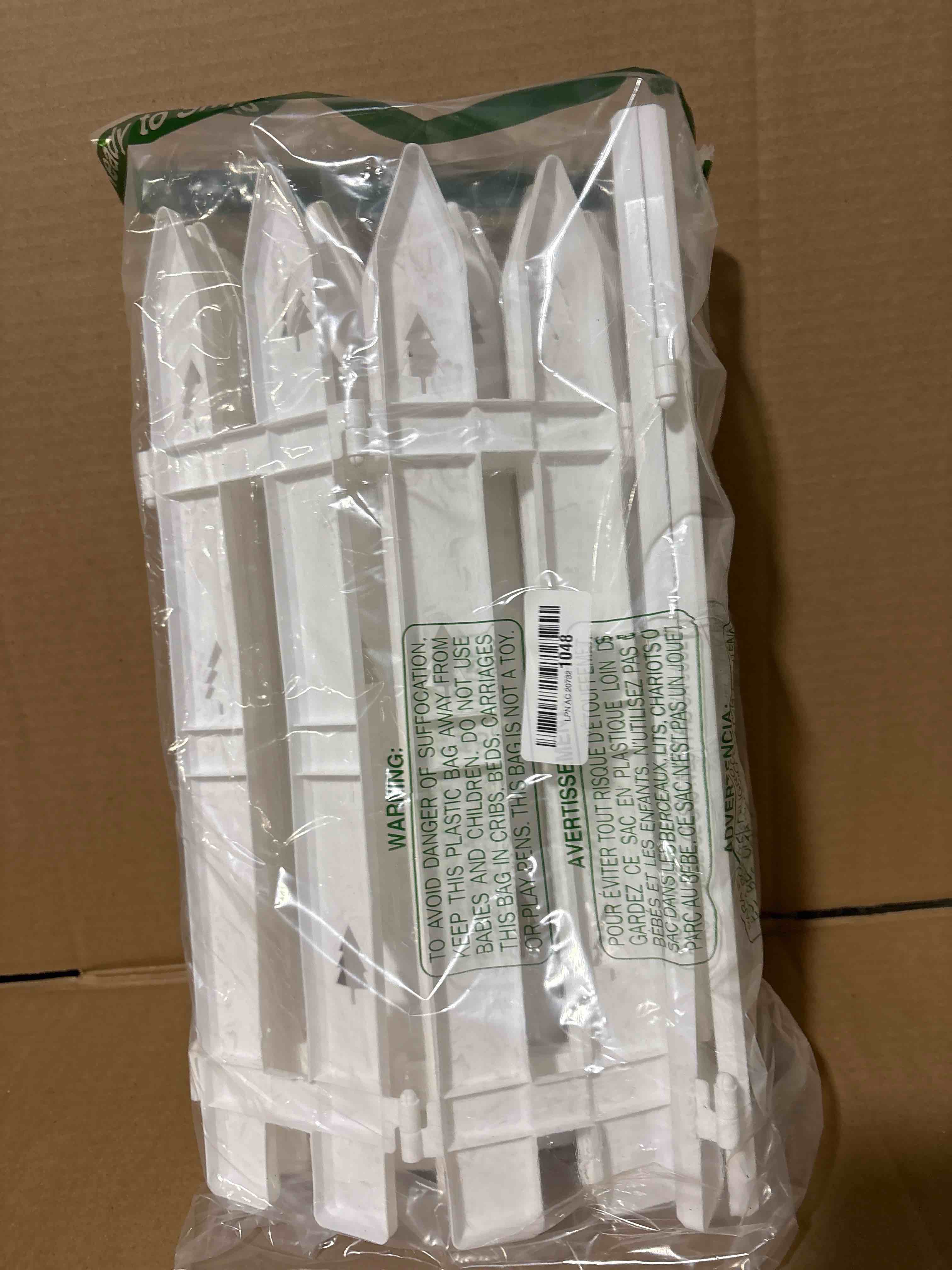 Condition photo showing Good Condition for Extra Height 16” Christmas Tree Fence, 12pcs Christmas Tree Gate, White Christmas Fence Decorations for Cat, Small Dog, Suit for Christmas, Birthday, Wedding Decoration