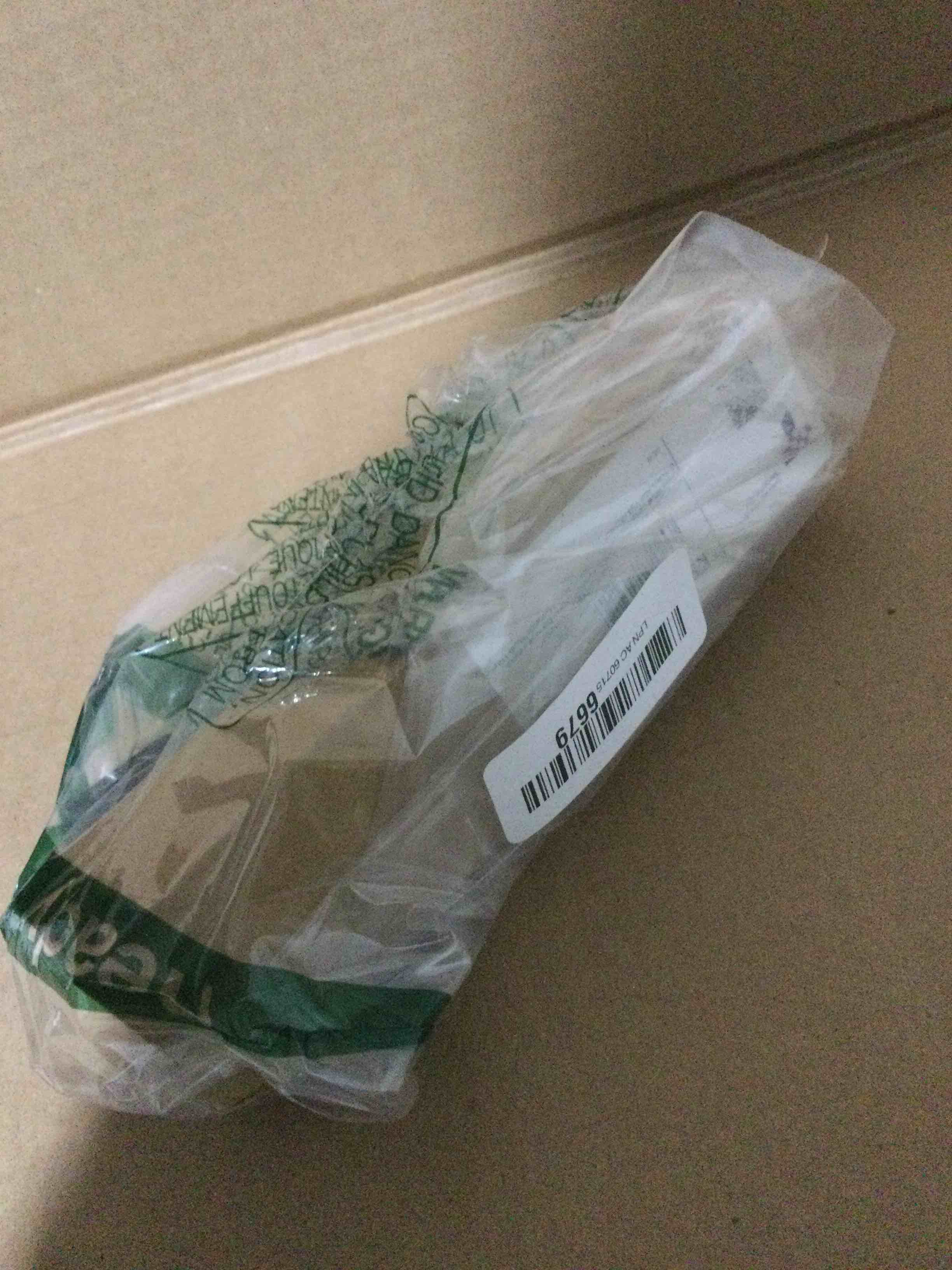 Condition photo showing New/Like New for Black Spell Candle Holders 5 PCS, KSWING 1/2 Inch Diameter Ceramic Chime Ritual Candlestick Holders, Great for Casting Meditation Rituals Prayer Birthdays Altar Vigil Witchcraft Wiccan Supplies Black Ceramic - 5pc