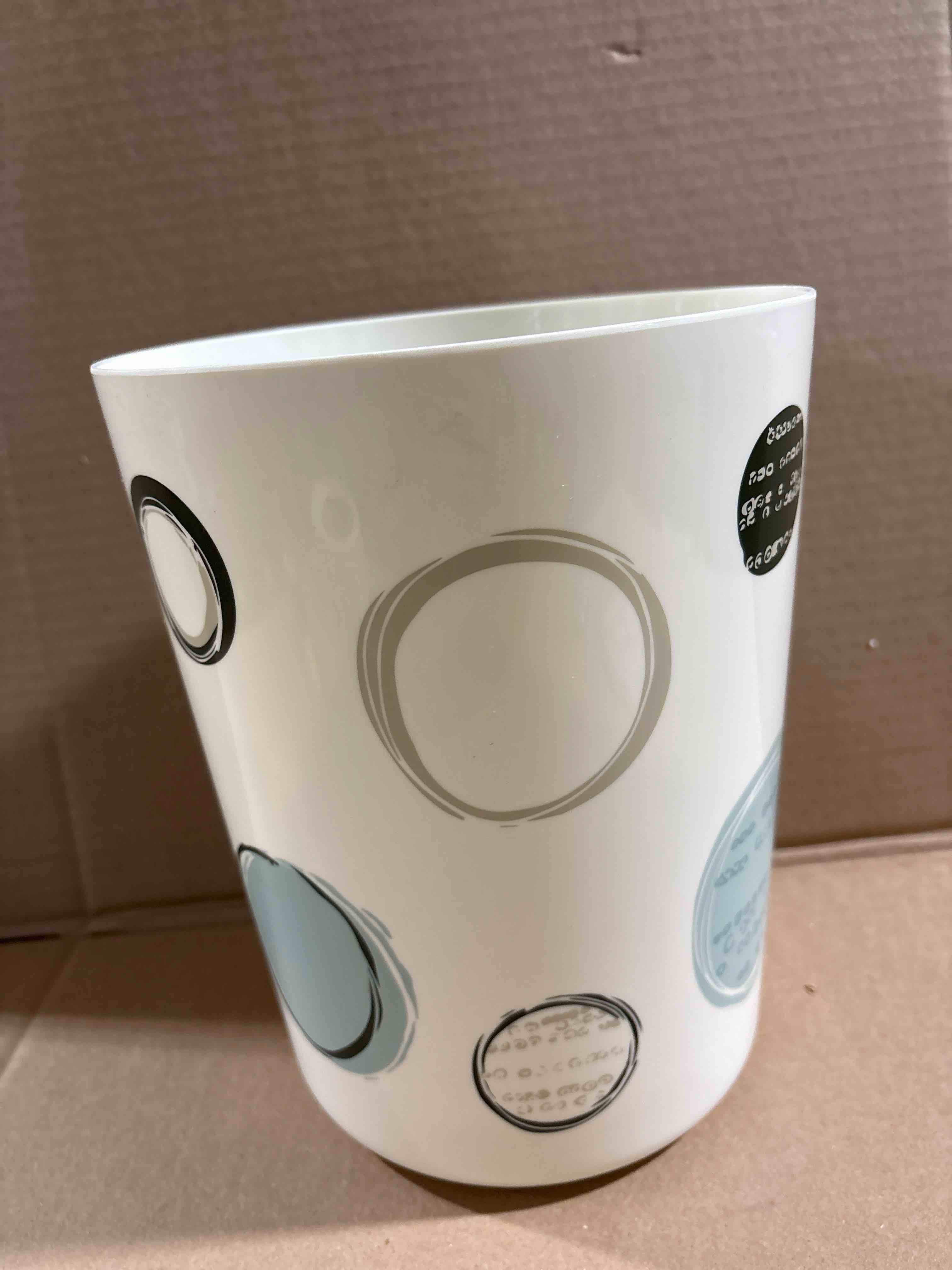 Condition photo showing Good Condition for Otto Wastebasket