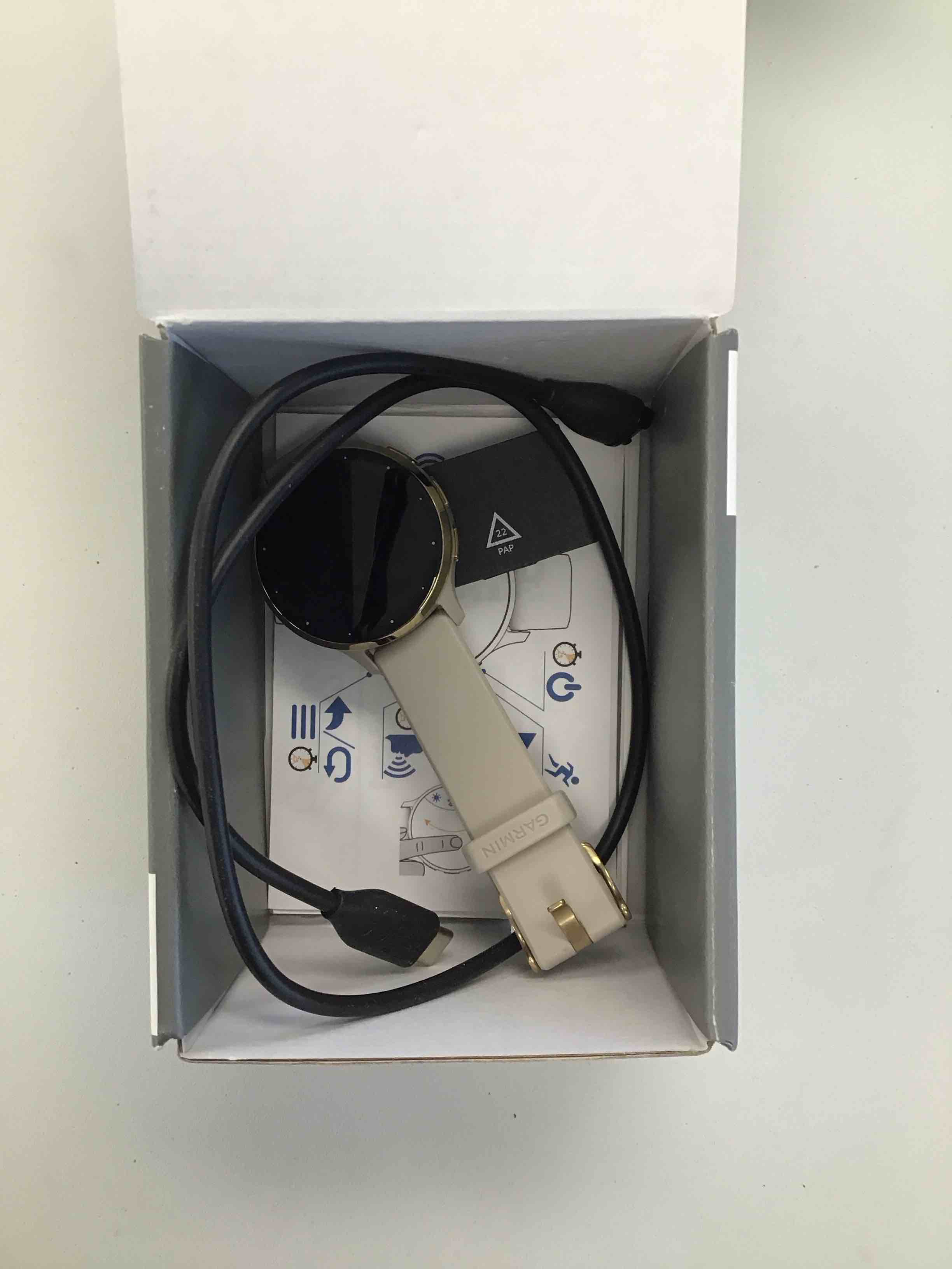 Condition photo showing Good Condition for Garmin Venu 3S Smartwatch French Gray and Soft Gold