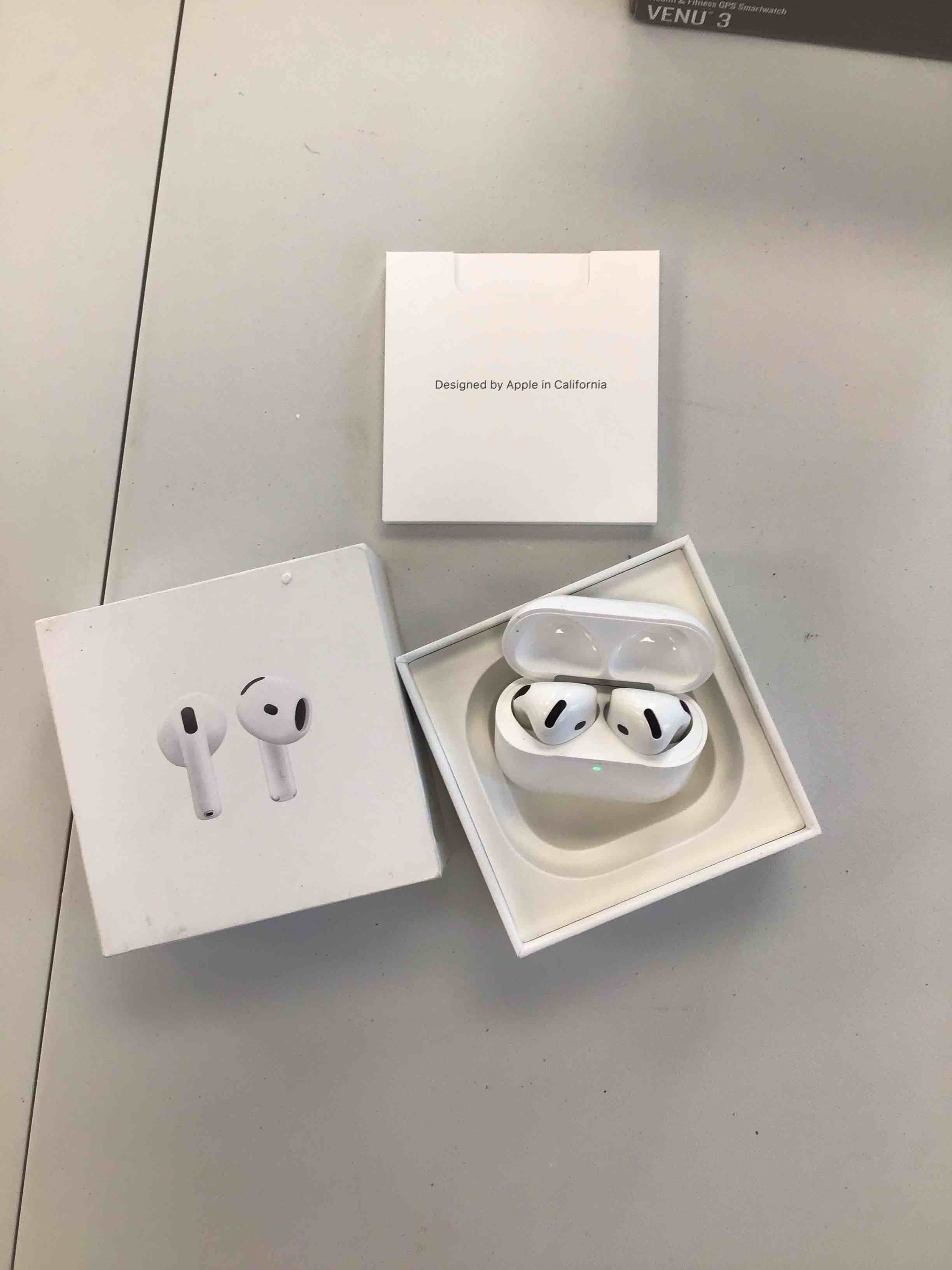 Condition photo showing Good Condition for Apple - AirPods 4 - White