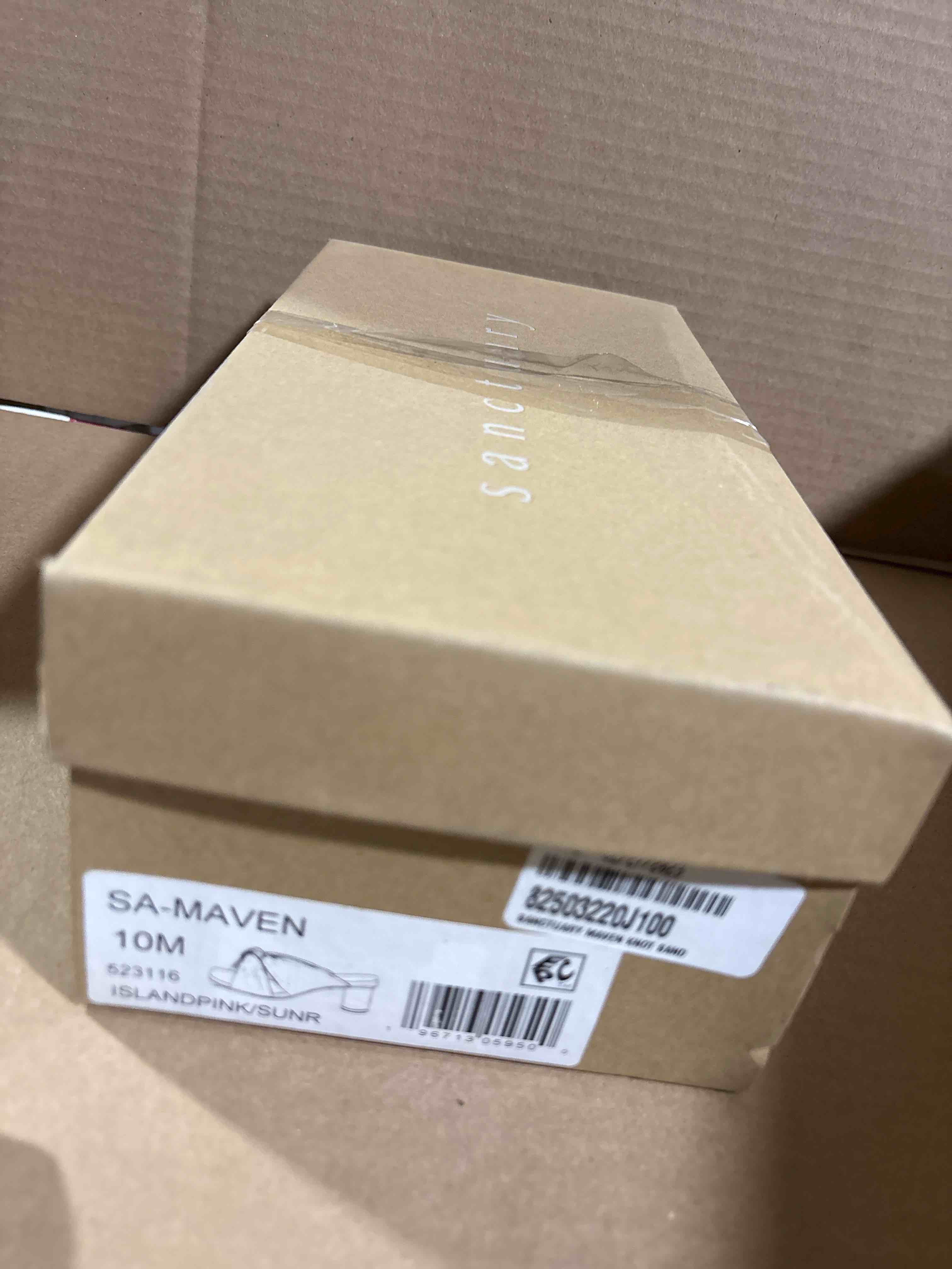 Condition photo showing New/Like New for sa-maven 10m women’s shoes island pink/sunr