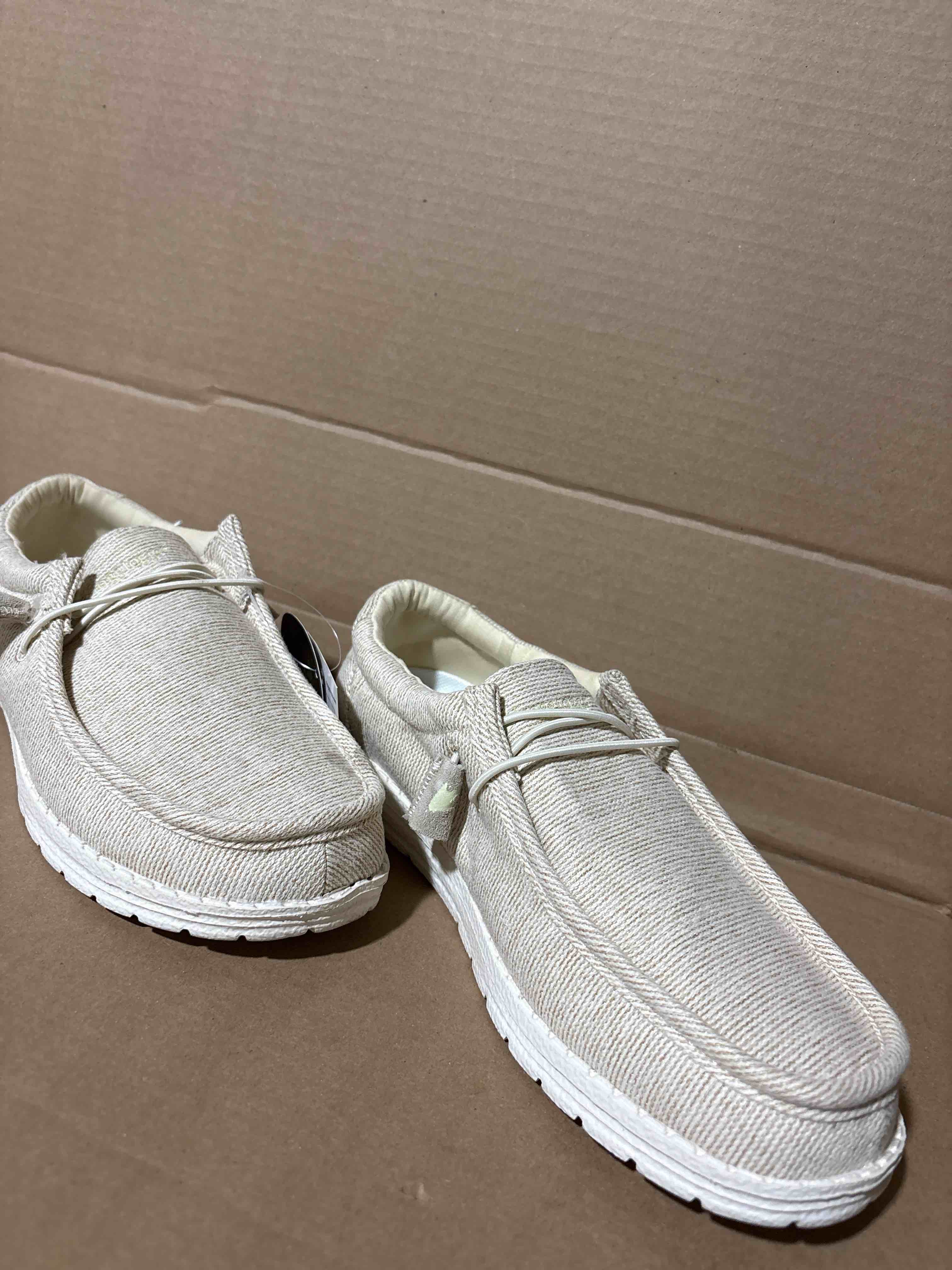 Condition photo showing New/Like New for Frogg Toggs Women s Java 2.0 Lace-Up Non-Waterproof Shoe | Beige | Size 10