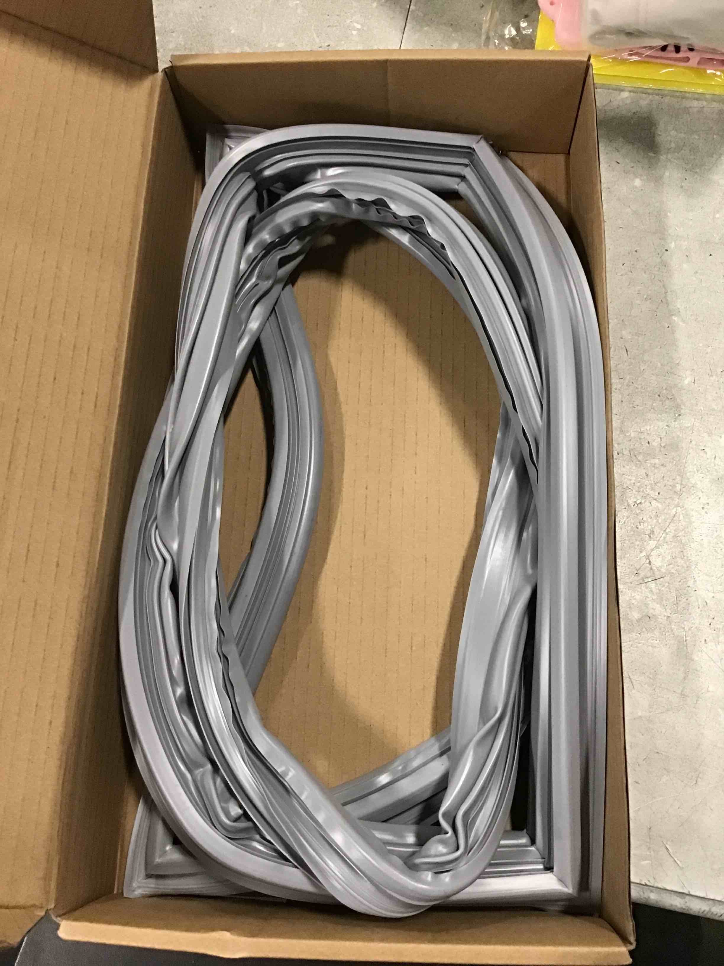https://s3.amazonaws.com/lotting-images-prod/bidfta/GRA3520021_1748954433132.jpeg