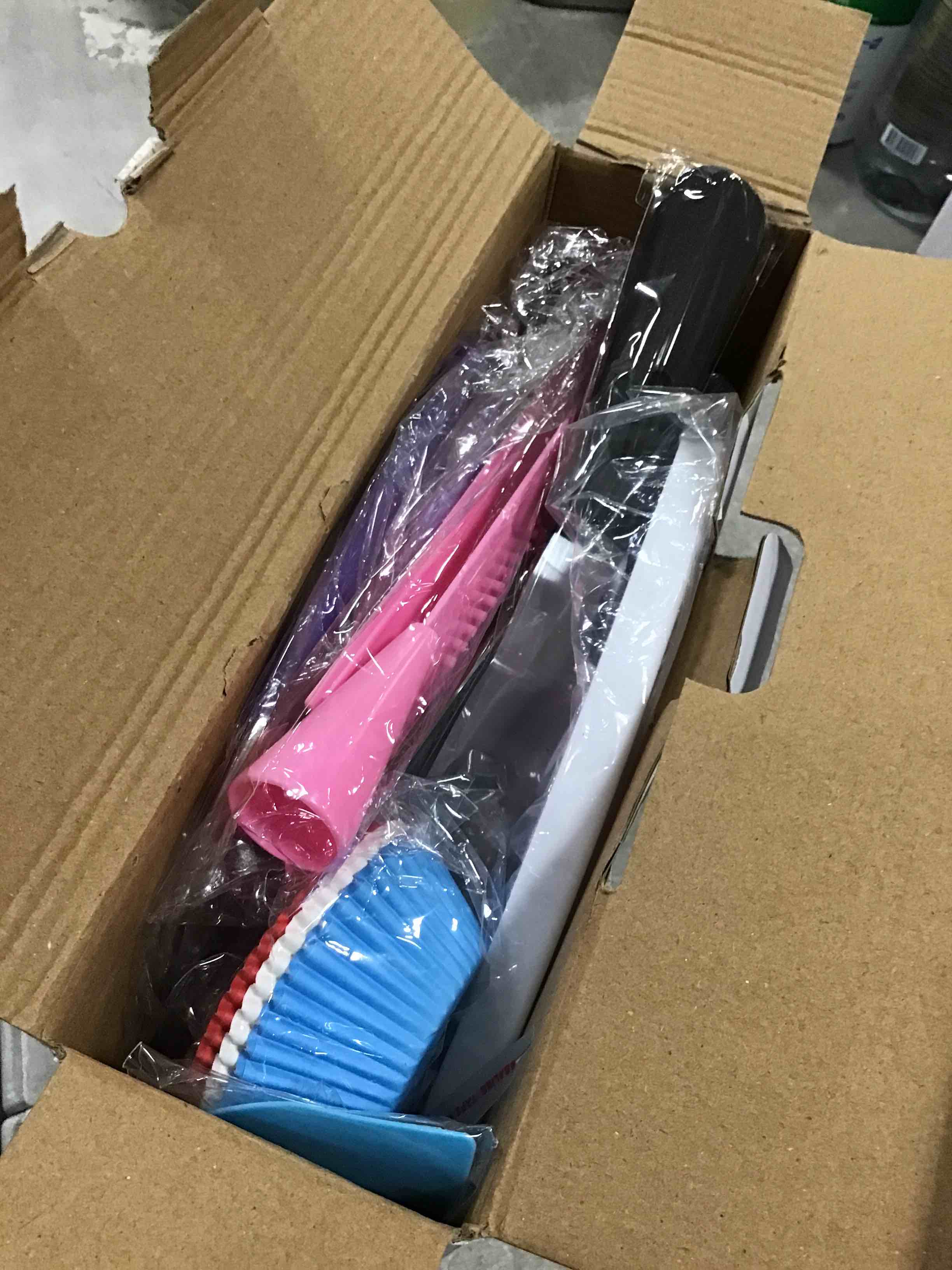https://s3.amazonaws.com/lotting-images-prod/bidfta/GRA3520023_1748954978370.jpeg