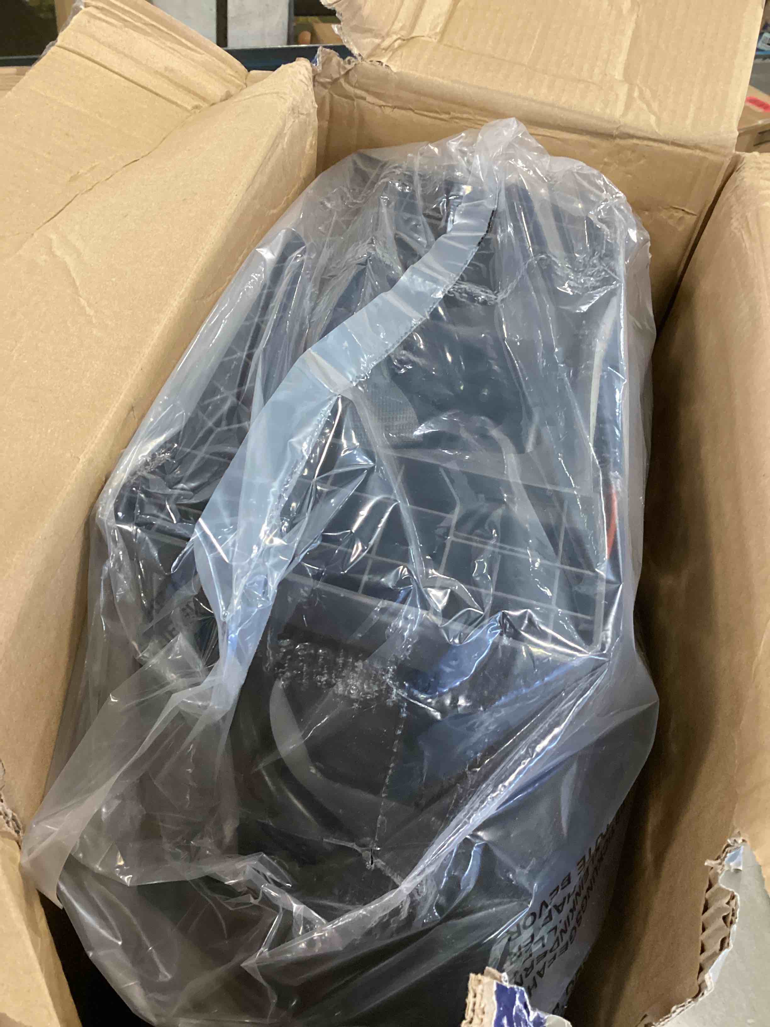 https://s3.amazonaws.com/lotting-images-prod/bidfta/GRA3521553_1749653970084.jpeg