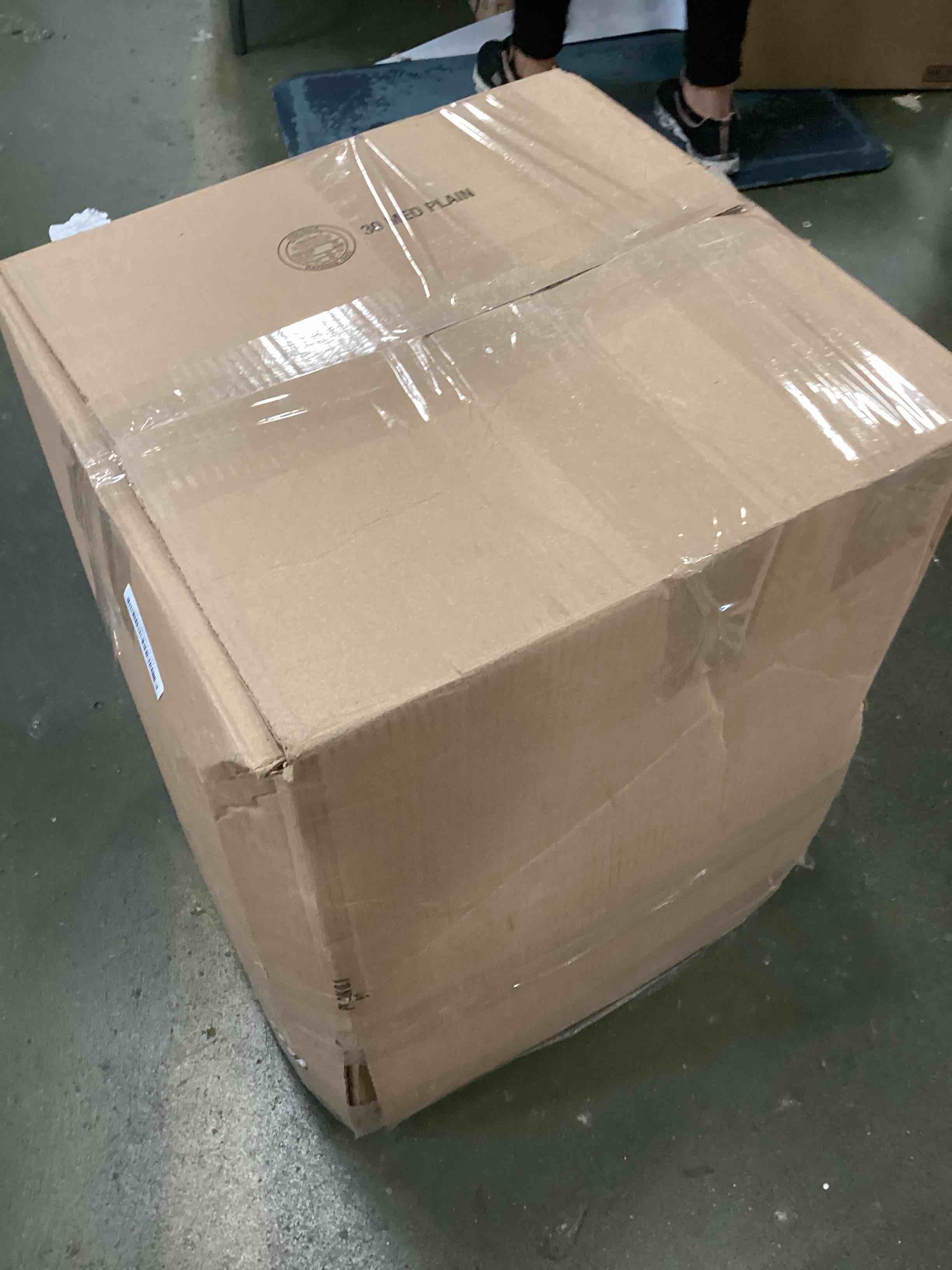 https://s3.amazonaws.com/lotting-images-prod/bidfta/GRA3521765_1749738249650.jpeg