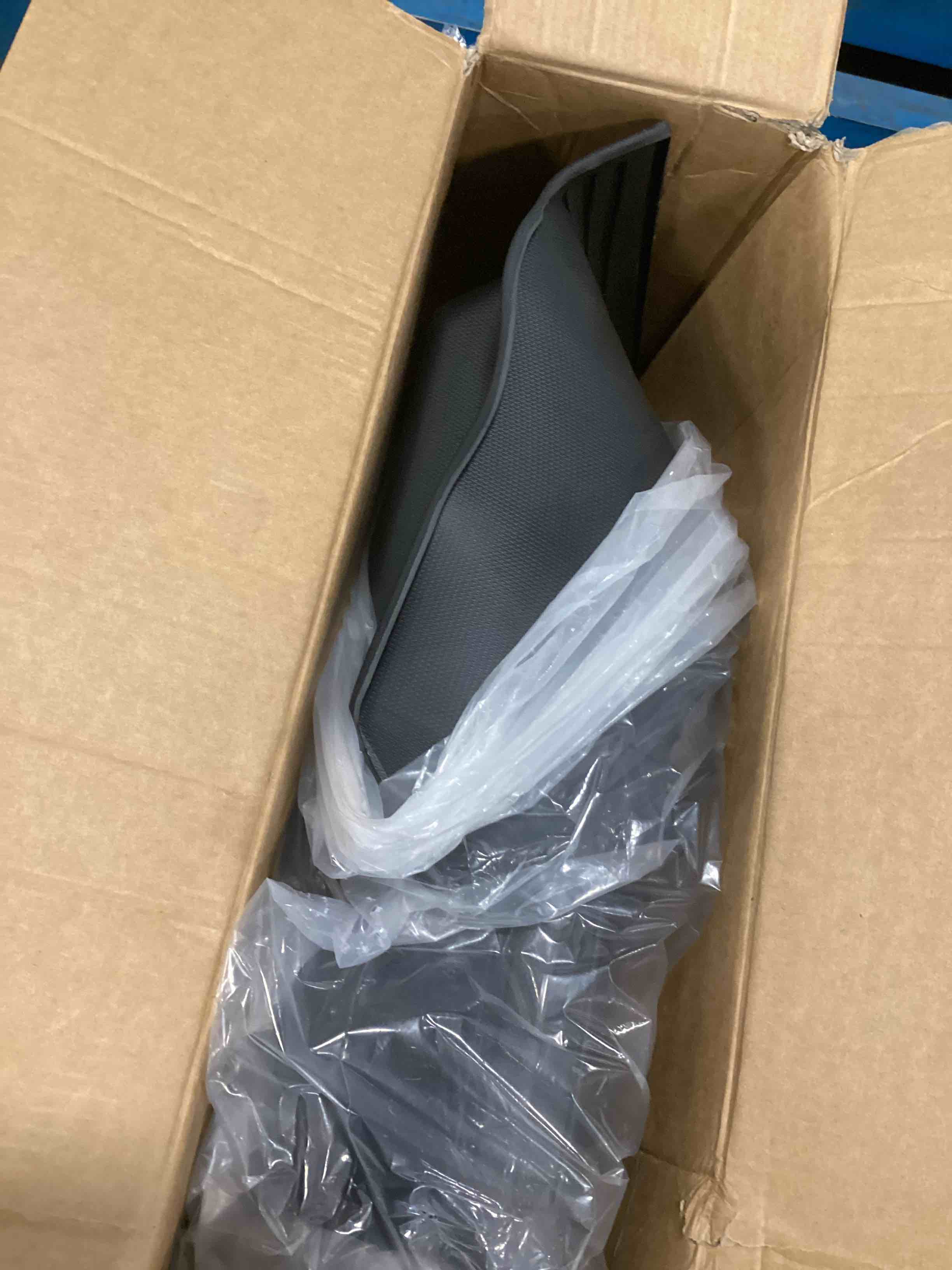 https://s3.amazonaws.com/lotting-images-prod/bidfta/GRA3522089_1749838806425.jpeg