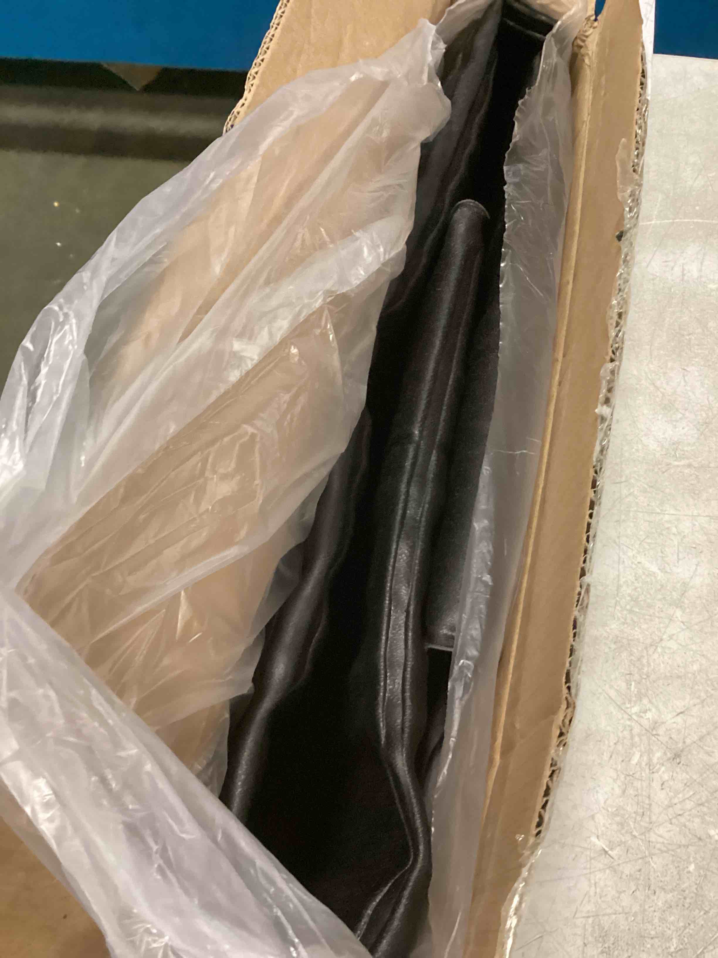 https://s3.amazonaws.com/lotting-images-prod/bidfta/GRA3522102_1749839952990.jpeg