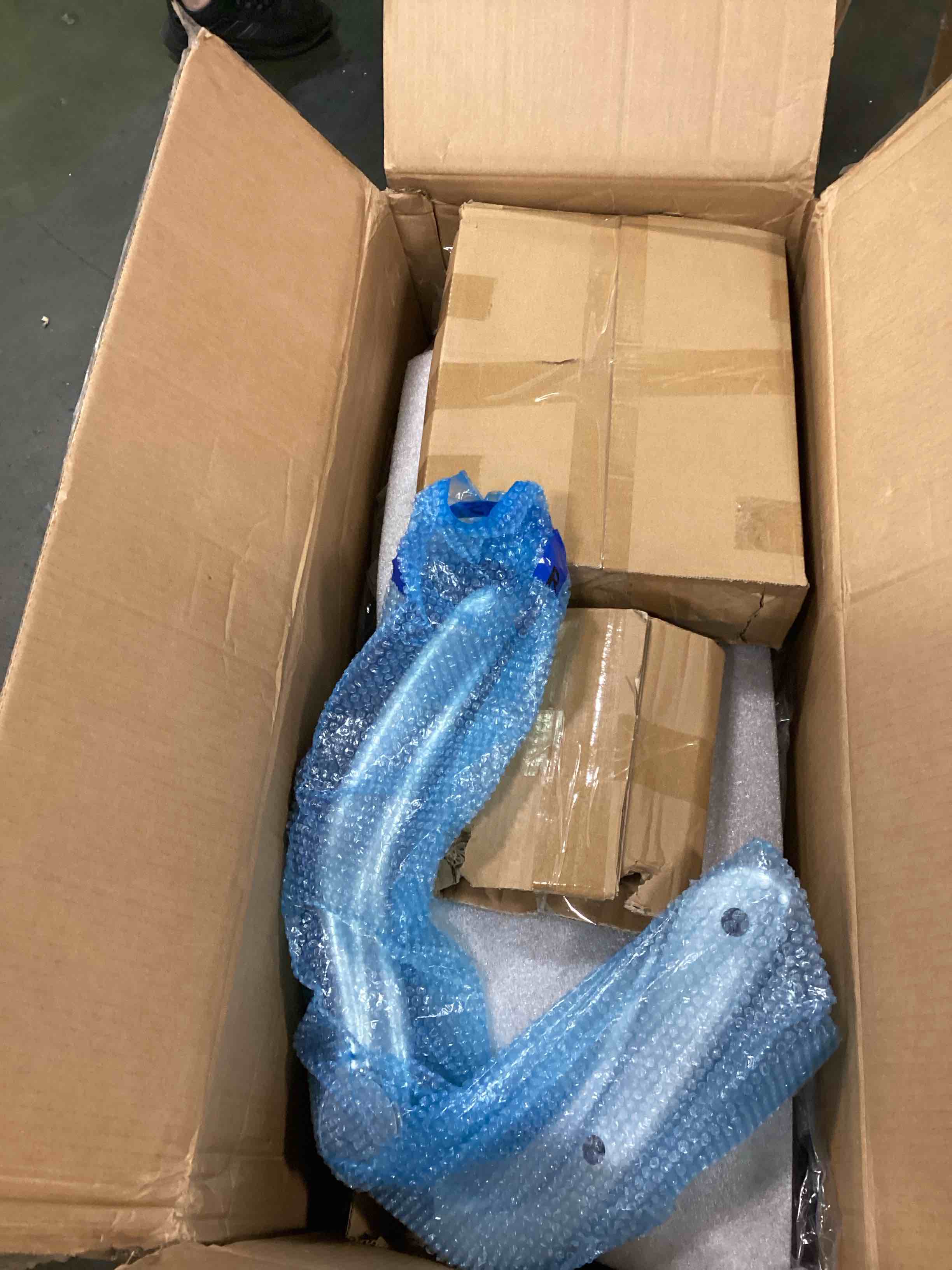 https://s3.amazonaws.com/lotting-images-prod/bidfta/GRA3522323_1750335443834.jpeg