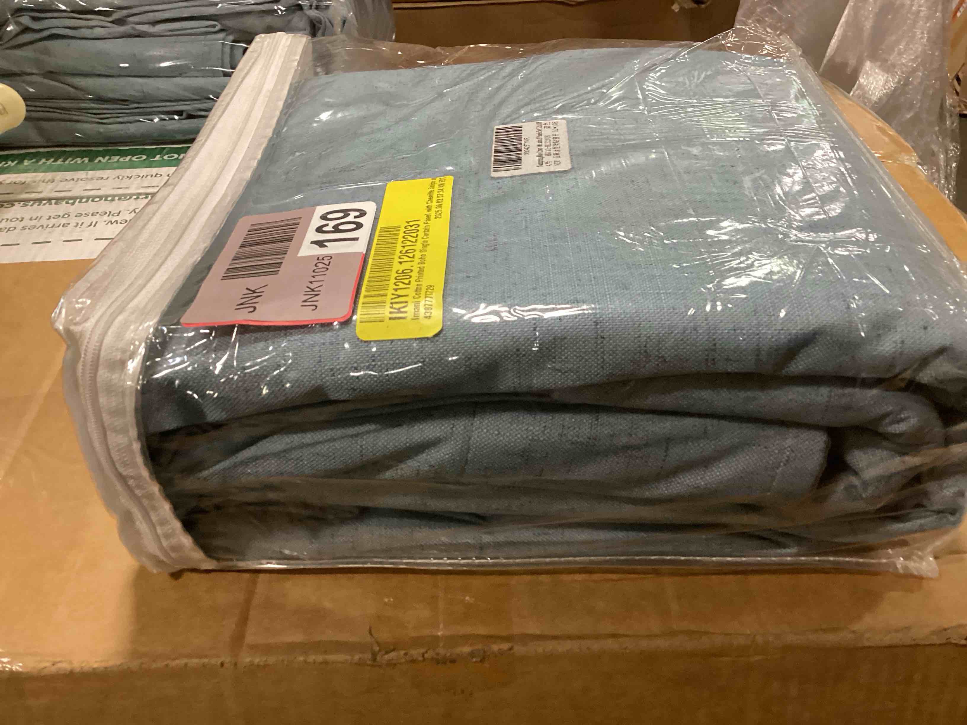https://s3.amazonaws.com/lotting-images-prod/bidfta/GRA3522324_1750335790411.jpeg