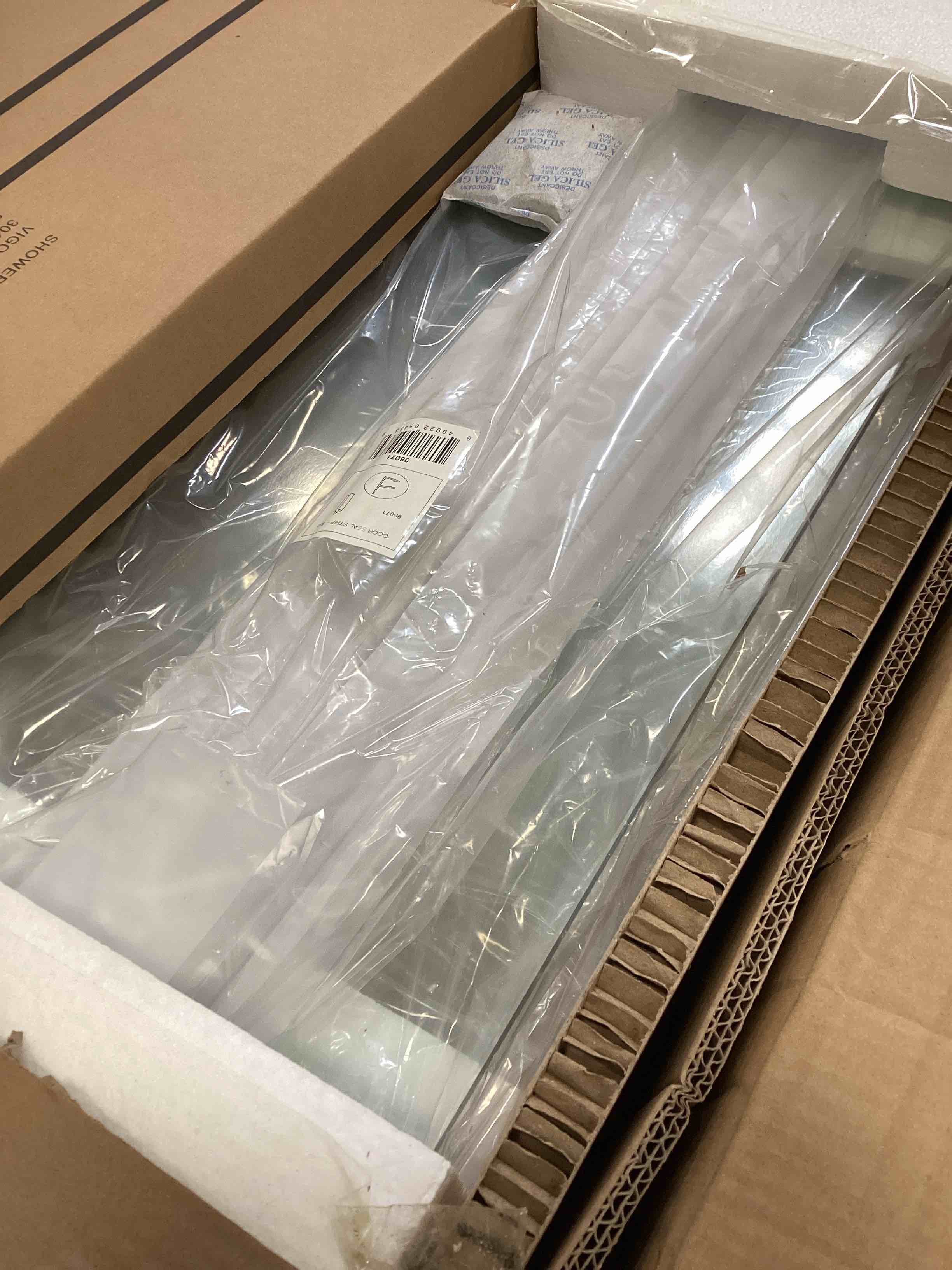 https://s3.amazonaws.com/lotting-images-prod/bidfta/GRA3522341_1750343449978.jpeg