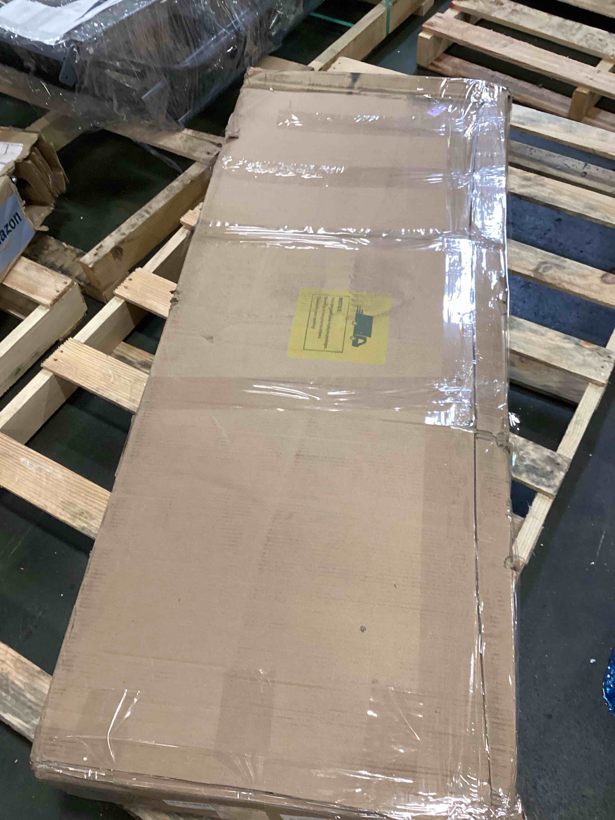 https://s3.amazonaws.com/lotting-images-prod/bidfta/GRA3522350_1750346657416.jpeg