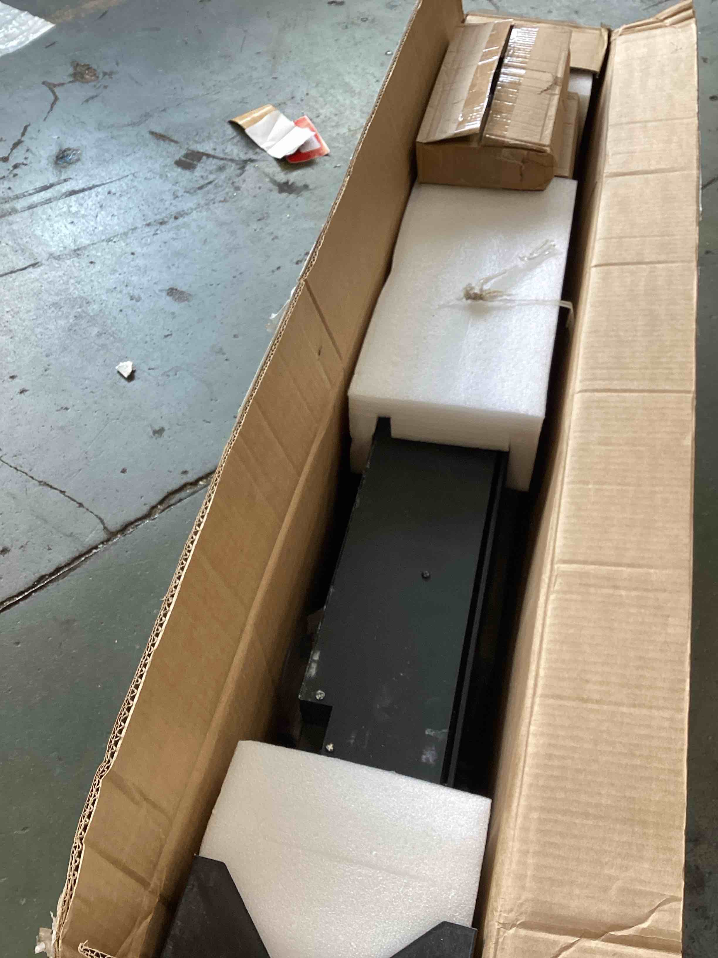 https://s3.amazonaws.com/lotting-images-prod/bidfta/GRA3522355_1750348308952.jpeg