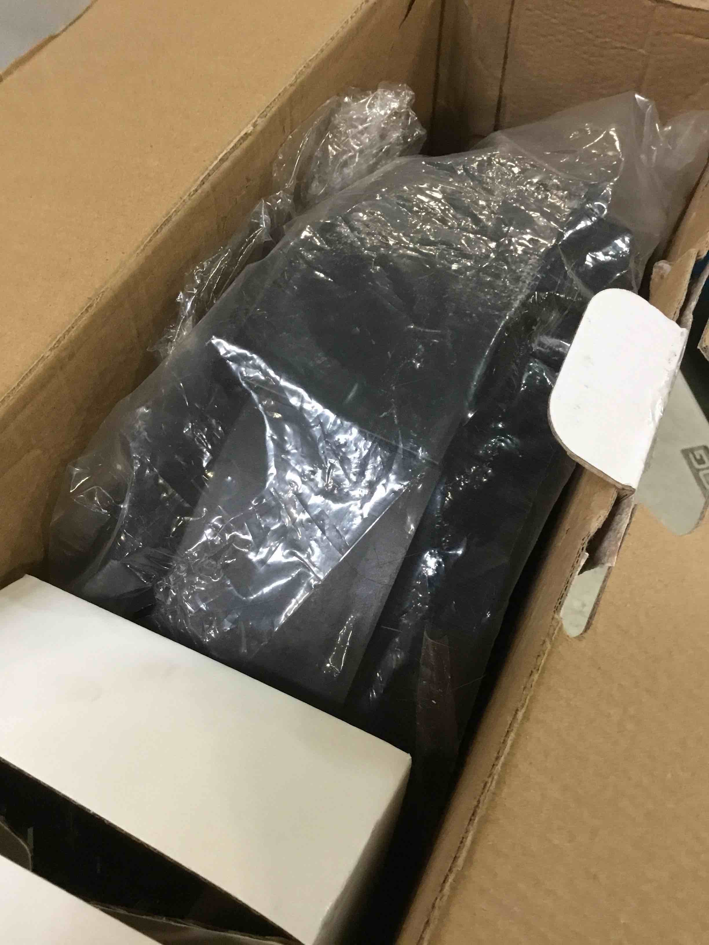 https://s3.amazonaws.com/lotting-images-prod/bidfta/GRA3523904_1749482197433.jpeg